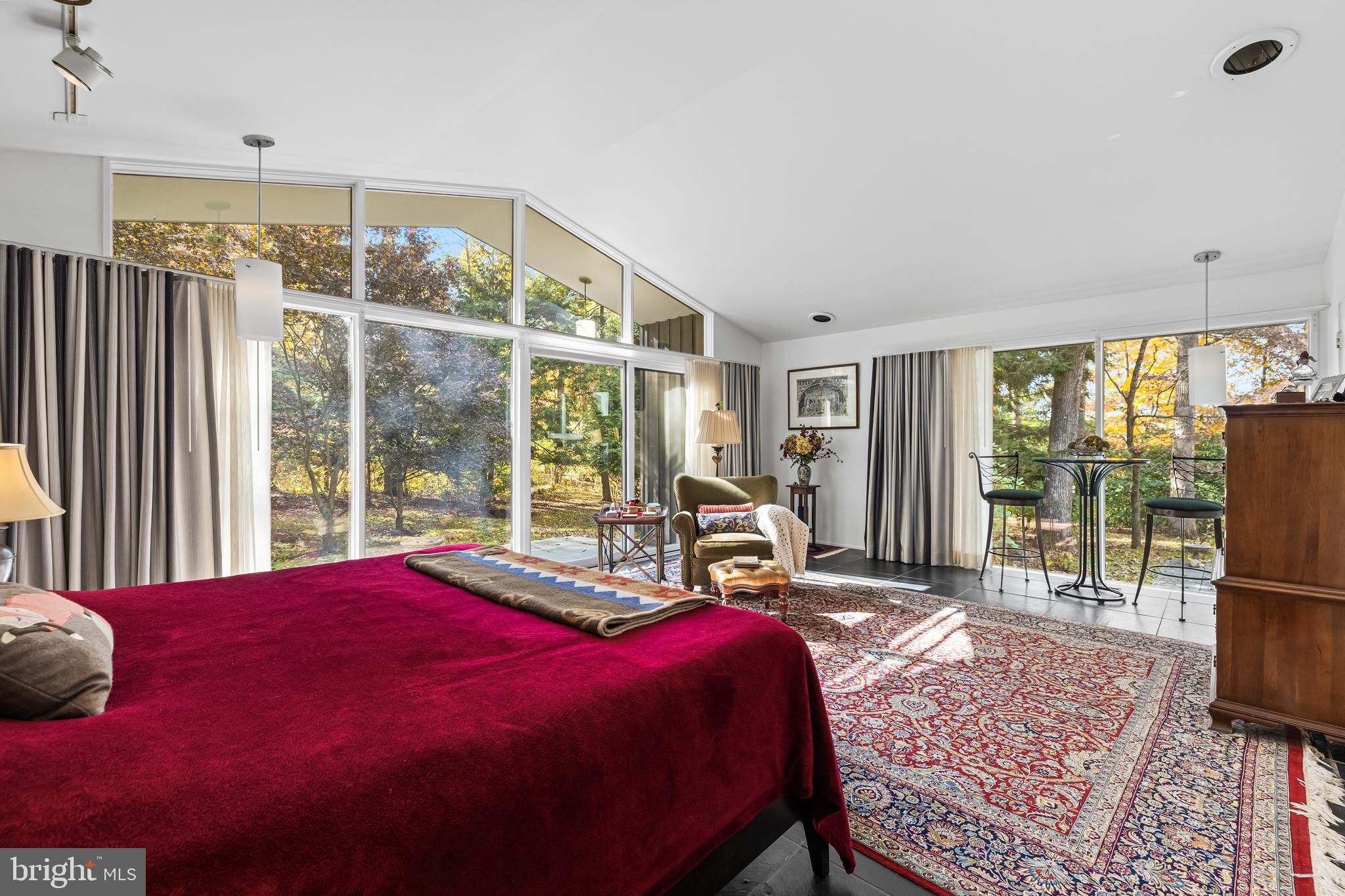 CAVESWOOD - Residential