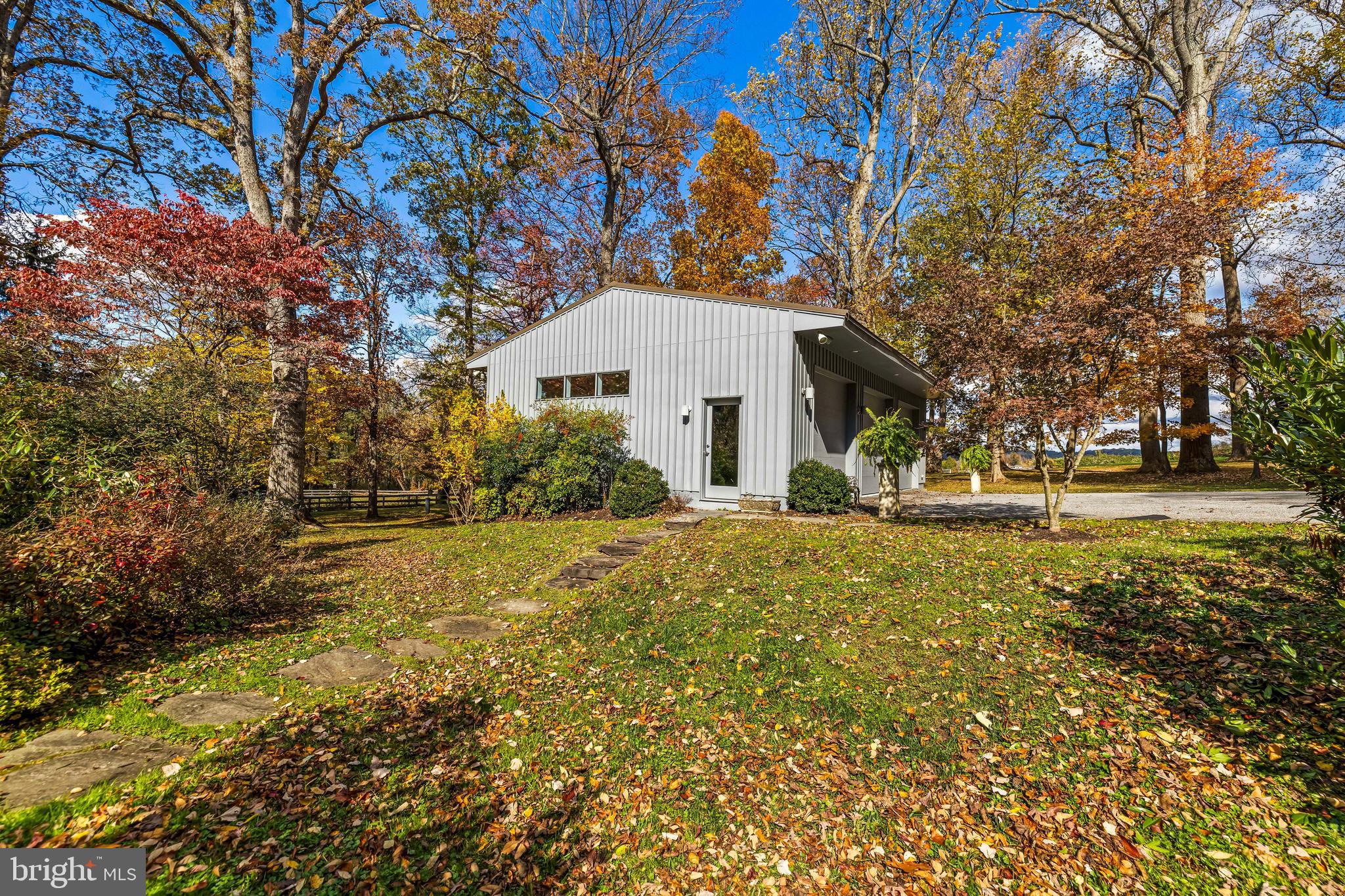 CAVESWOOD - Residential