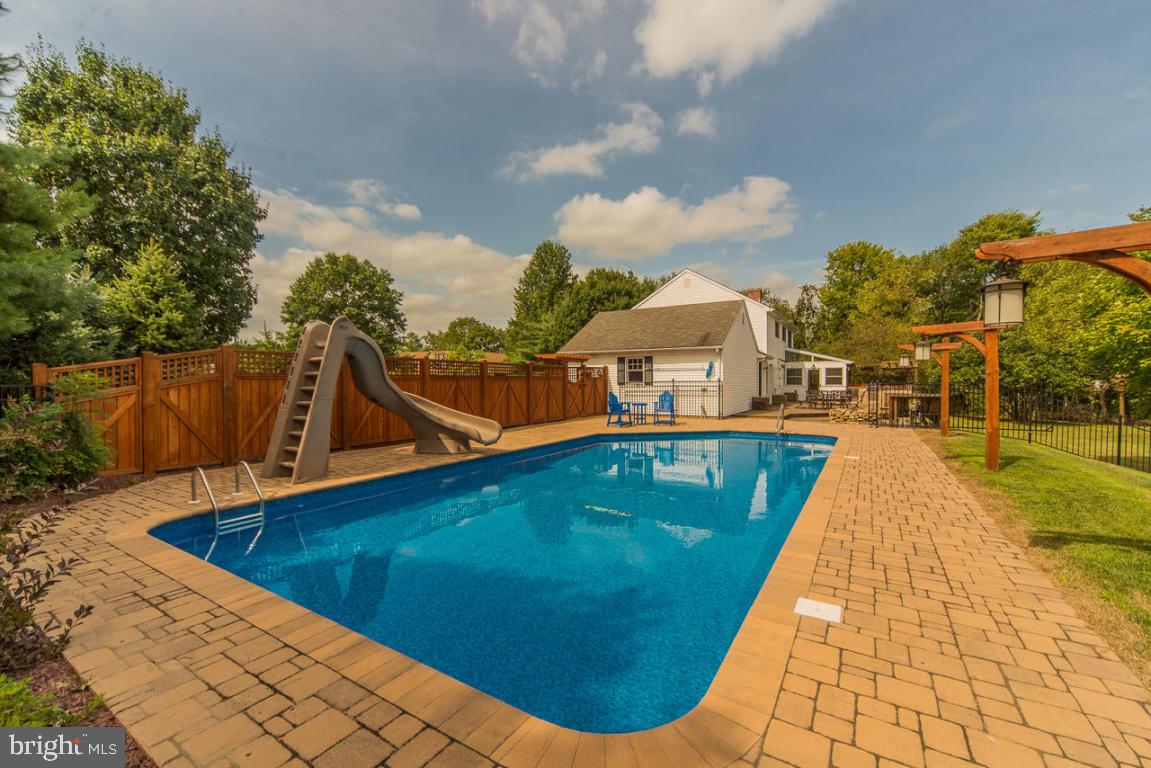 HICKORY RUN - Residential