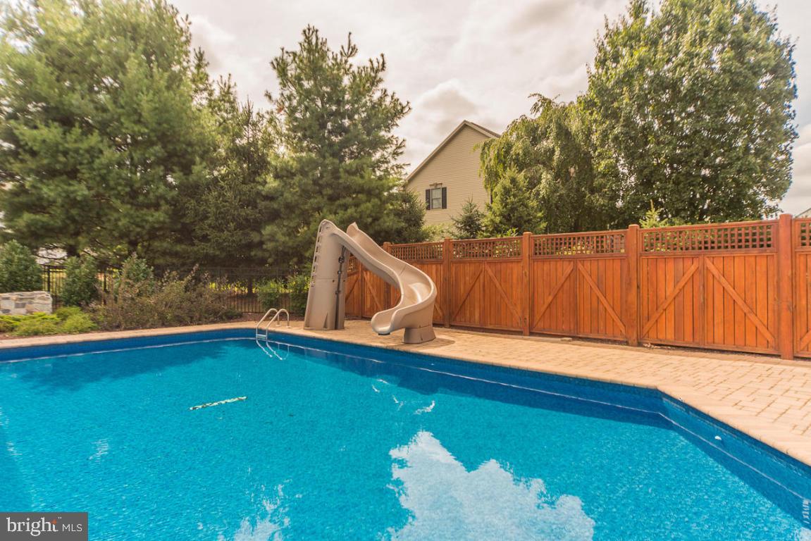 HICKORY RUN - Residential