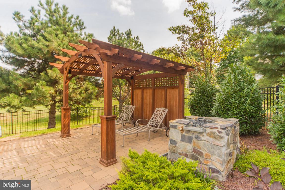 HICKORY RUN - Residential