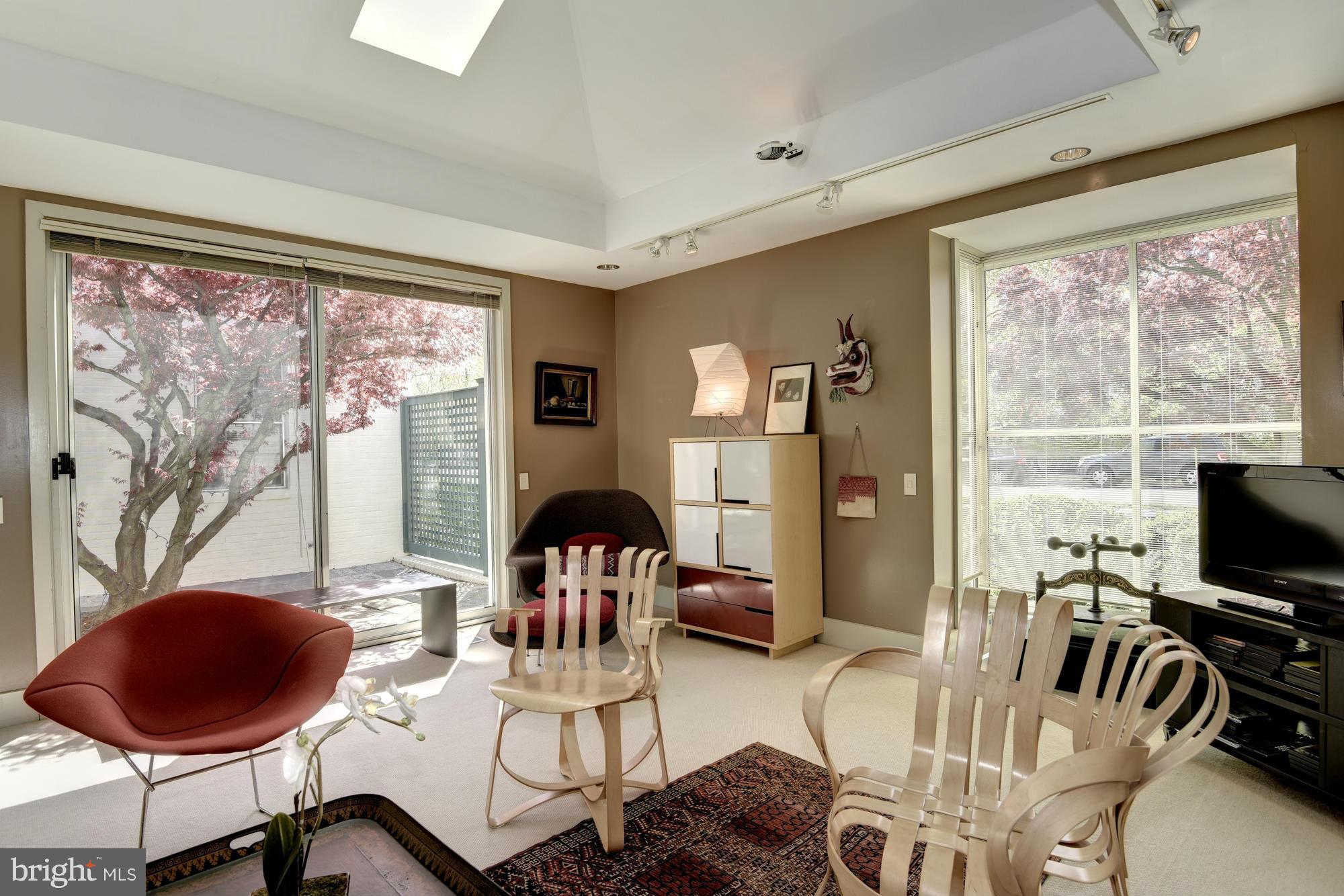 CLEVELAND PARK - Residential