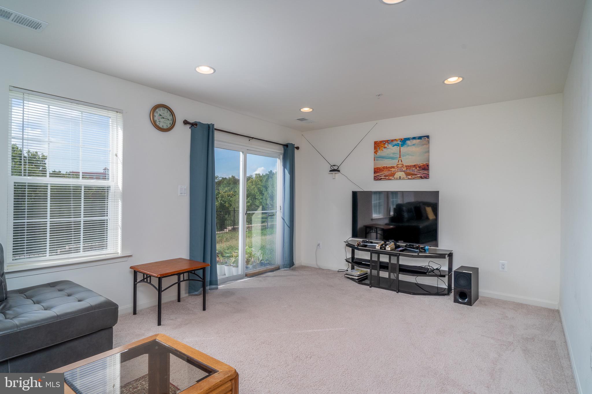 BRISTOL GREEN - Residential Lease