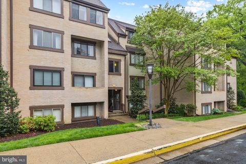 1673 PARKCREST CIRCLE 4D/201 RESTON VA 20190