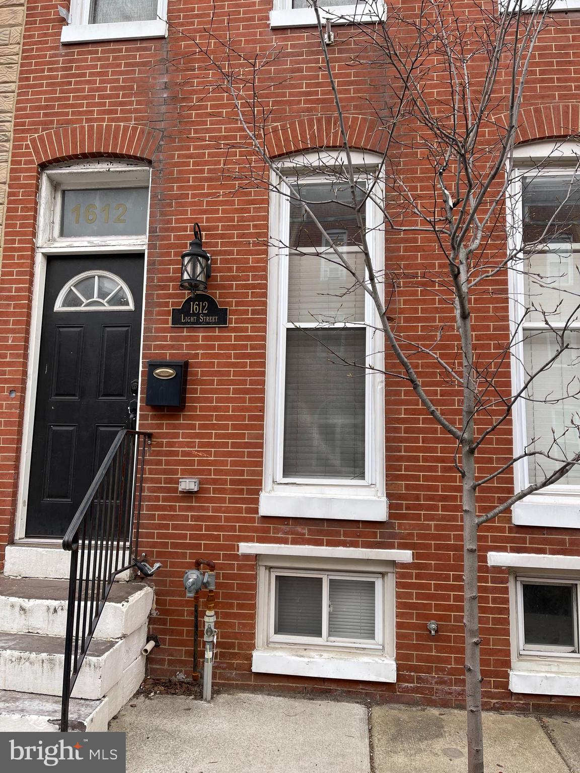 This Federal Hill row home boasts 2,000 sq ft of finished living space, 4 bedrooms, 2.5 bathrooms and 3 parking spots! Featuring a charming decorative fireplace, exposed brick throughout, hardwood flooring, granite countertops, ceramic tiling, recessed lighting, stainless steel appliances, hardwood interior doors, great natural lighting and more!