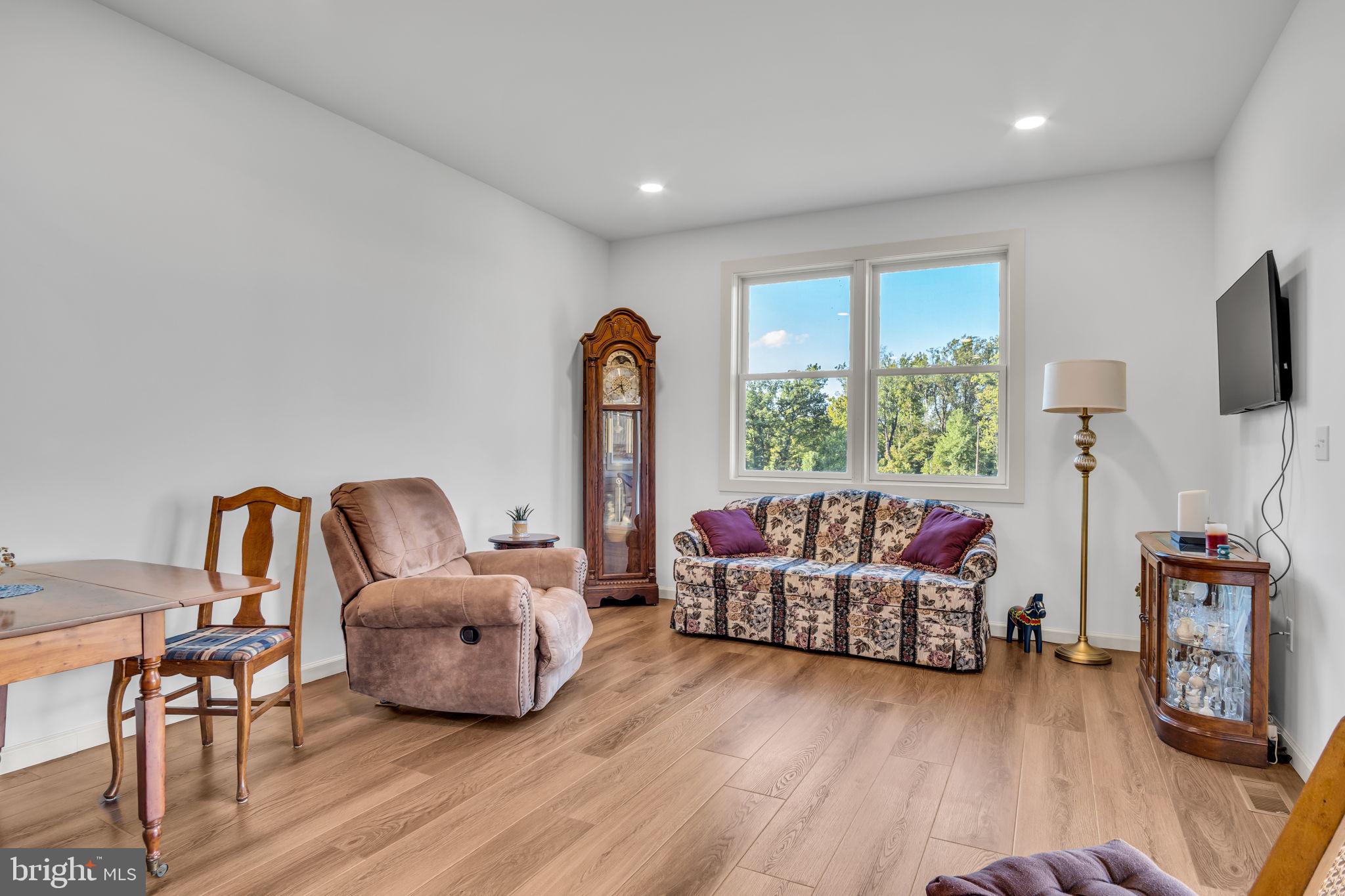 DICKINSON TWP - Residential