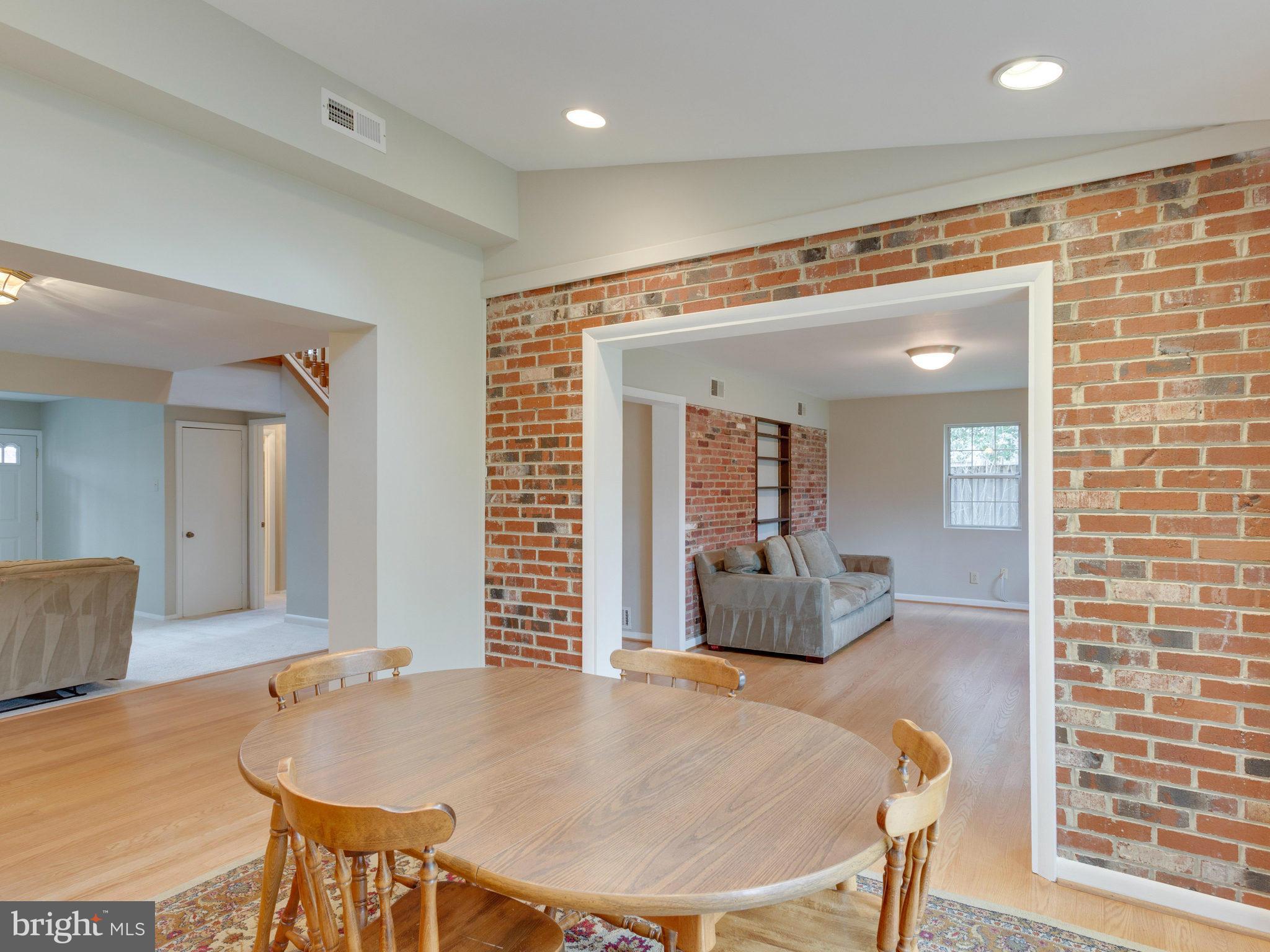 NORTH SPRINGFIELD - Residential