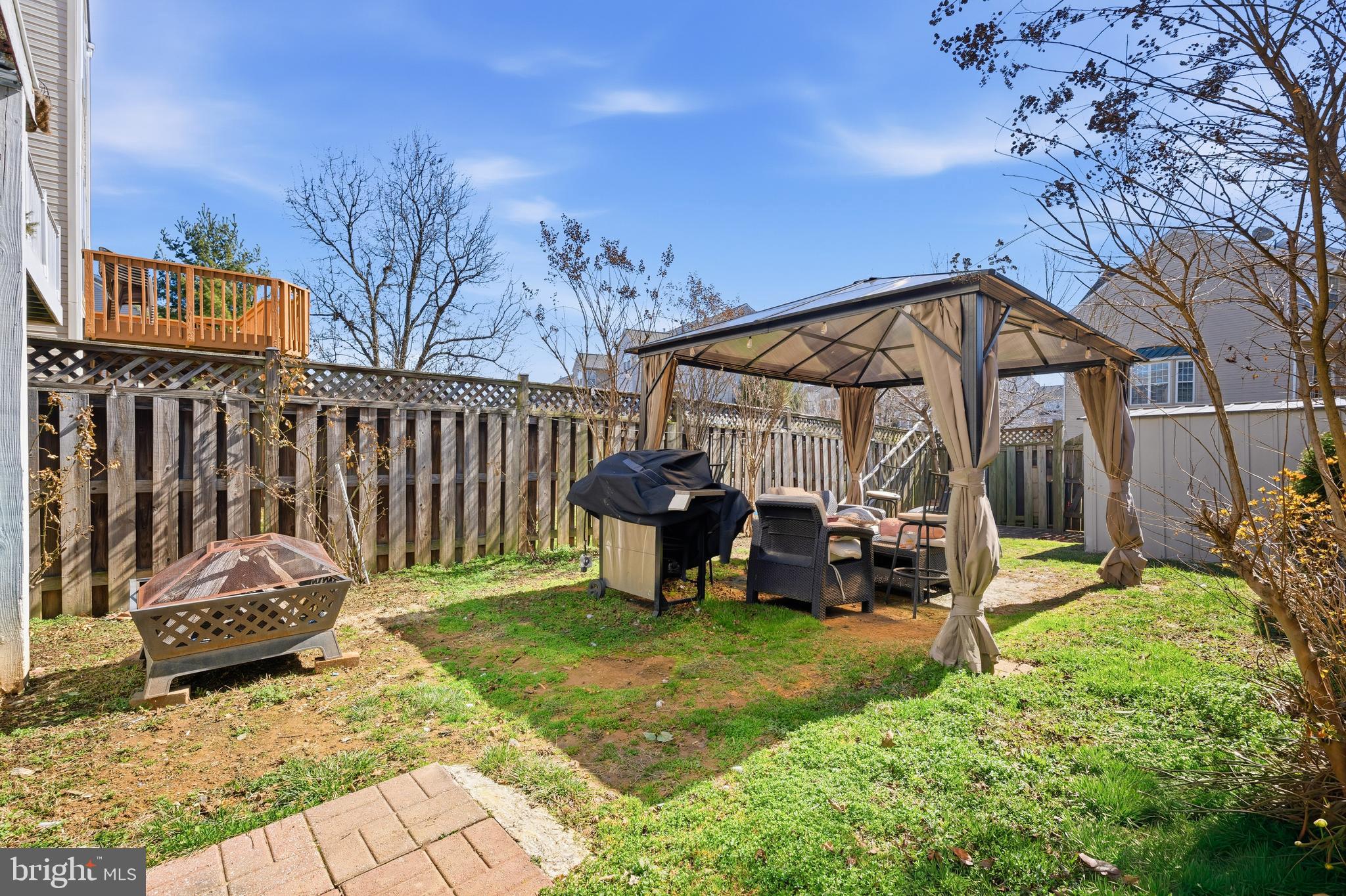 NORTH CROSSING - Residential