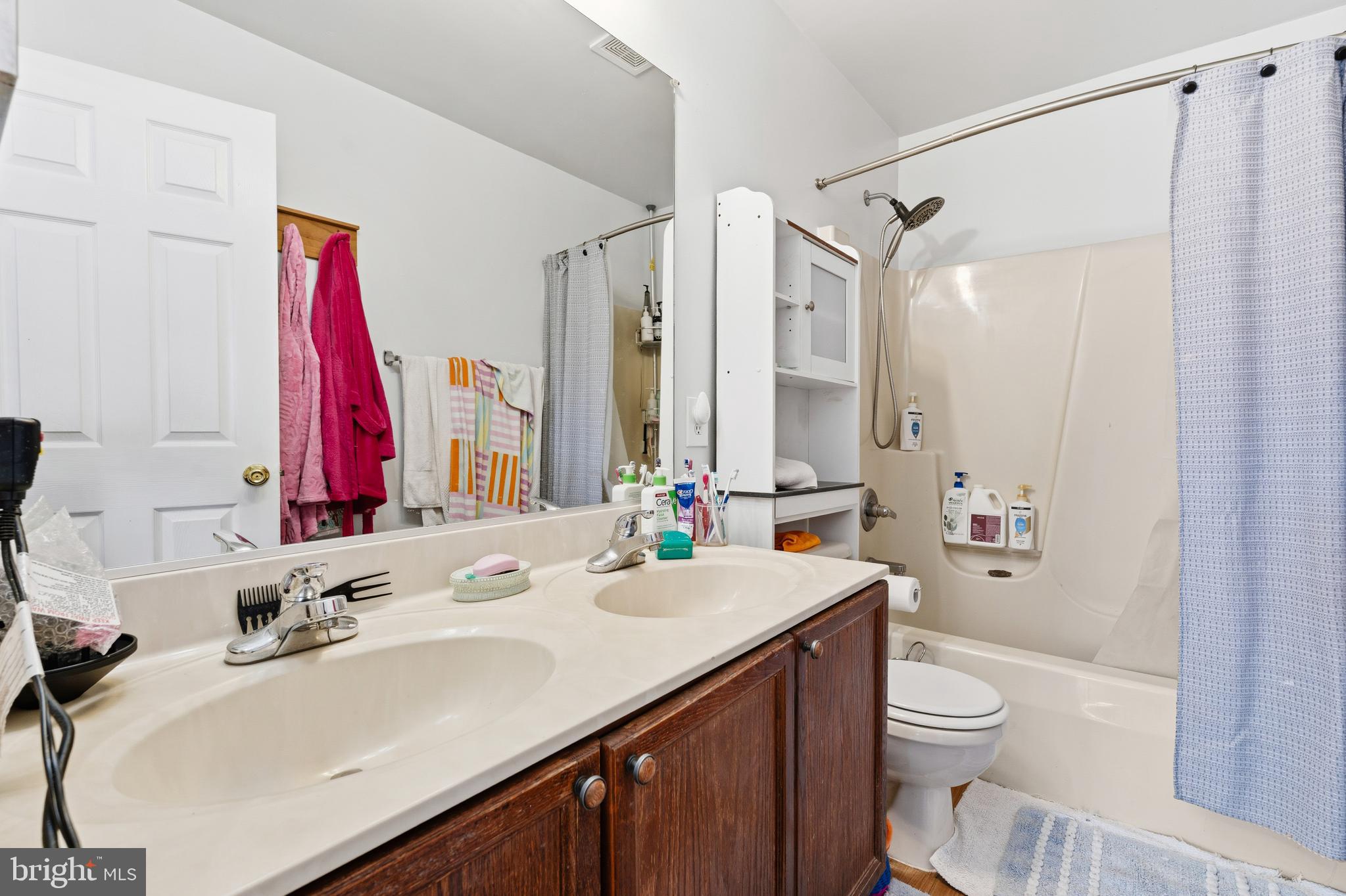 NORTH CROSSING - Residential