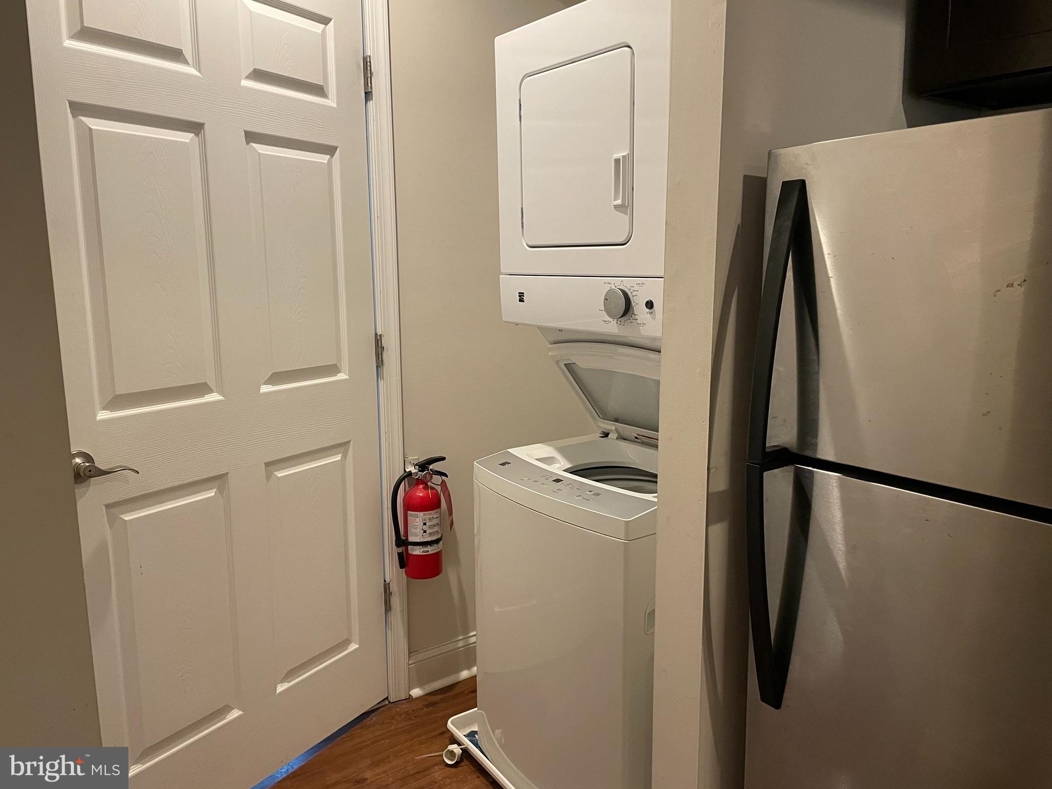 LAKE EVESHAM - Residential Lease