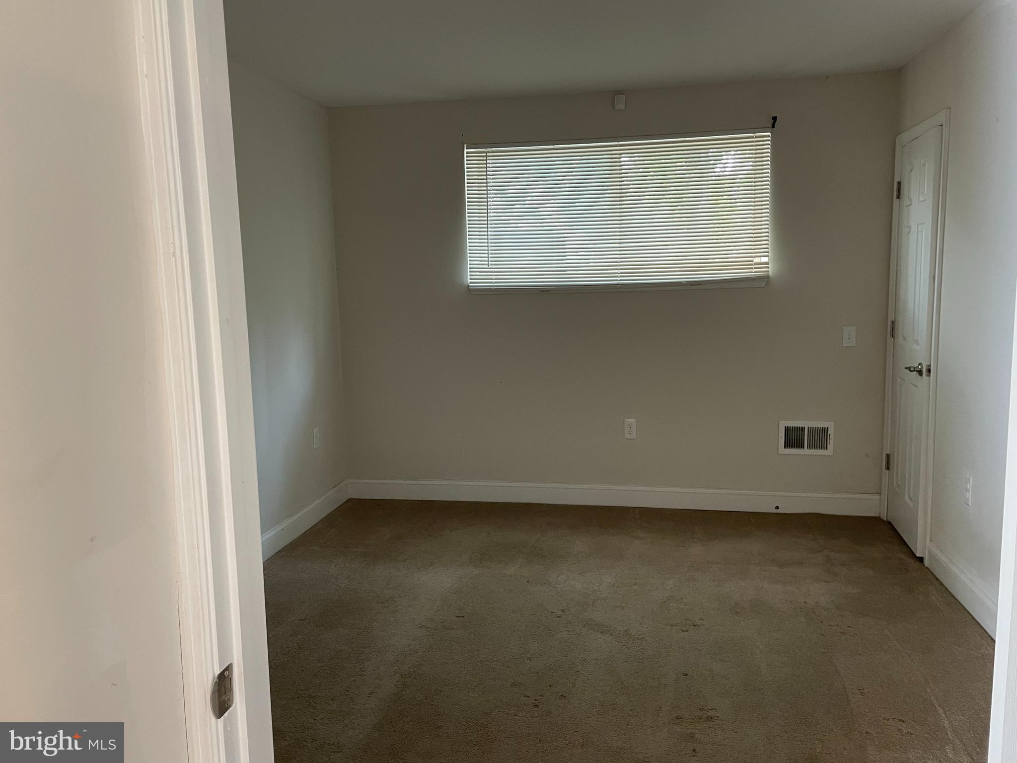 LAKE EVESHAM - Residential Lease