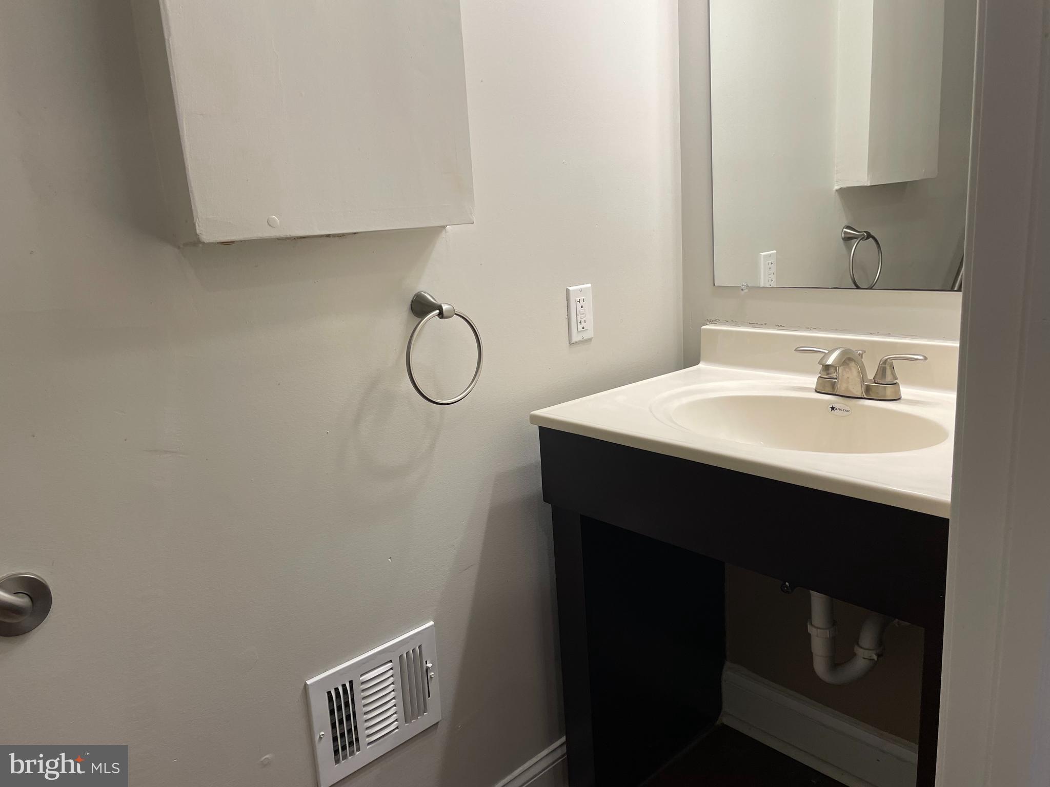 LAKE EVESHAM - Residential Lease