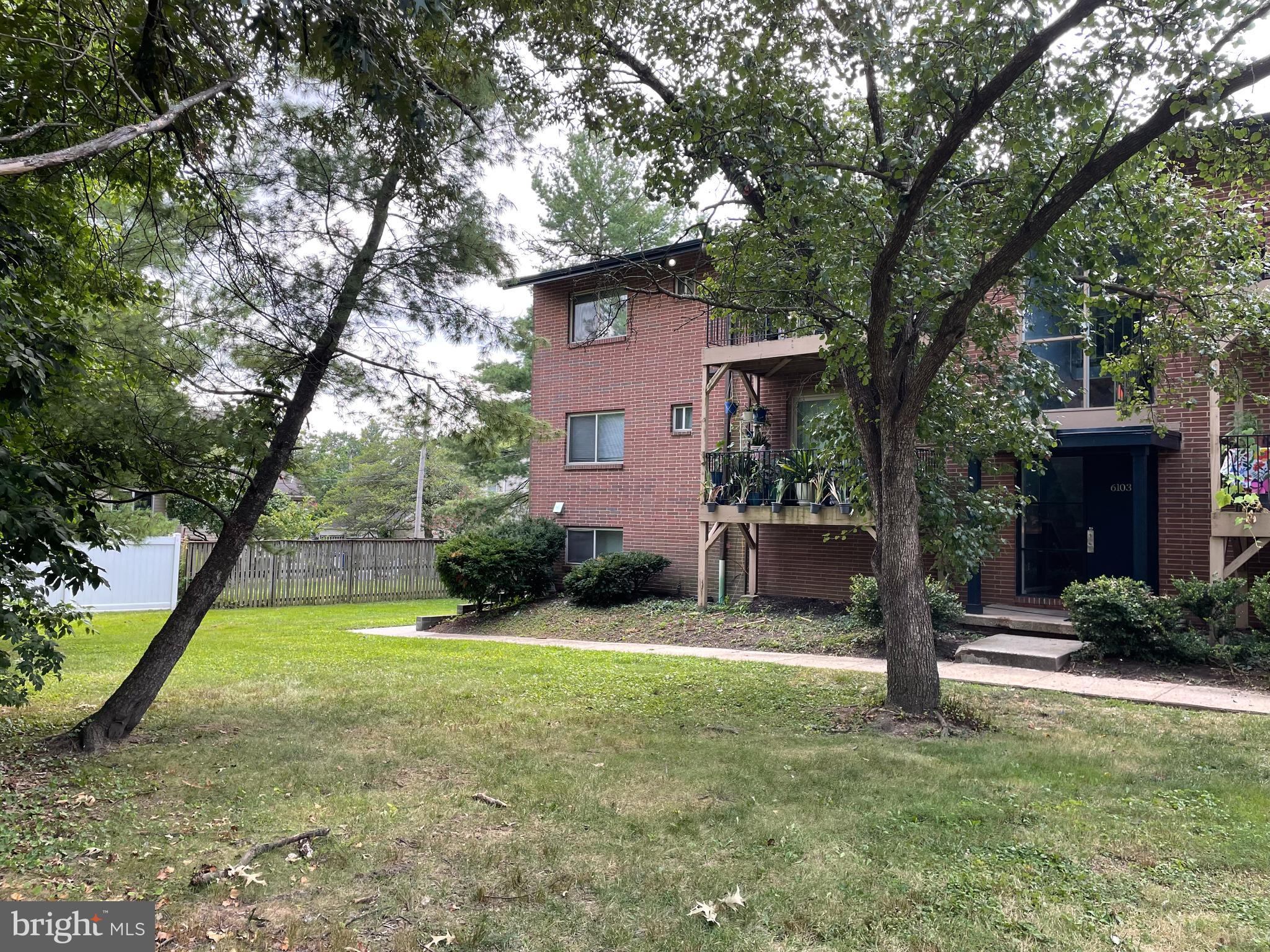 LAKE EVESHAM - Residential Lease