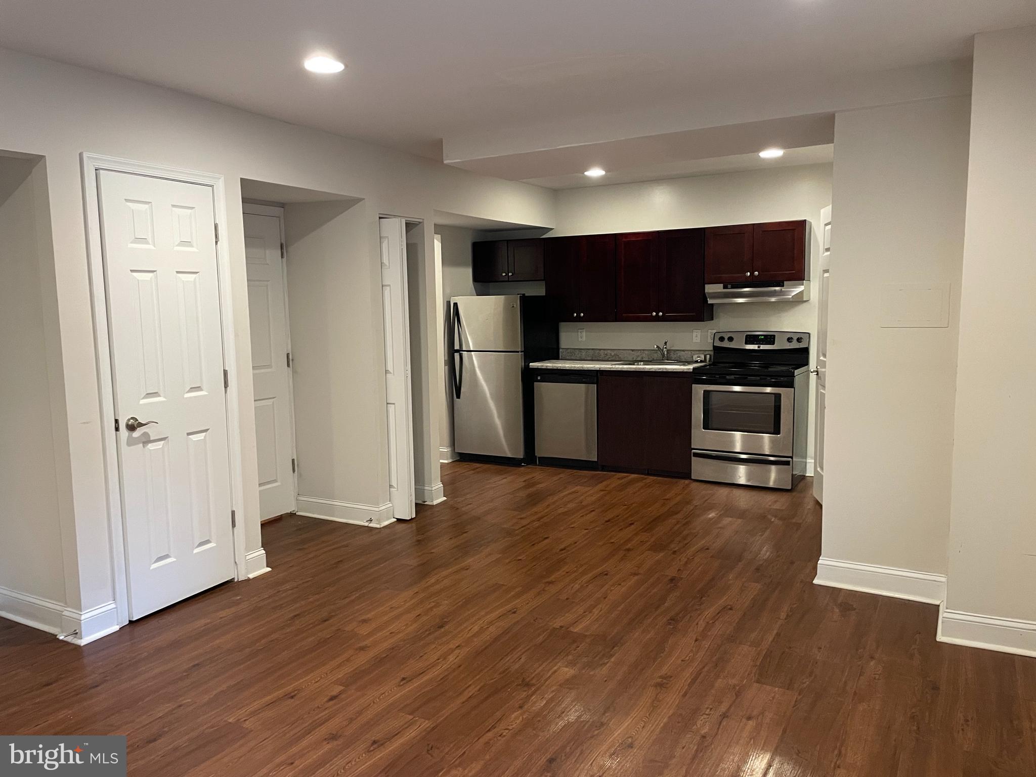 LAKE EVESHAM - Residential Lease