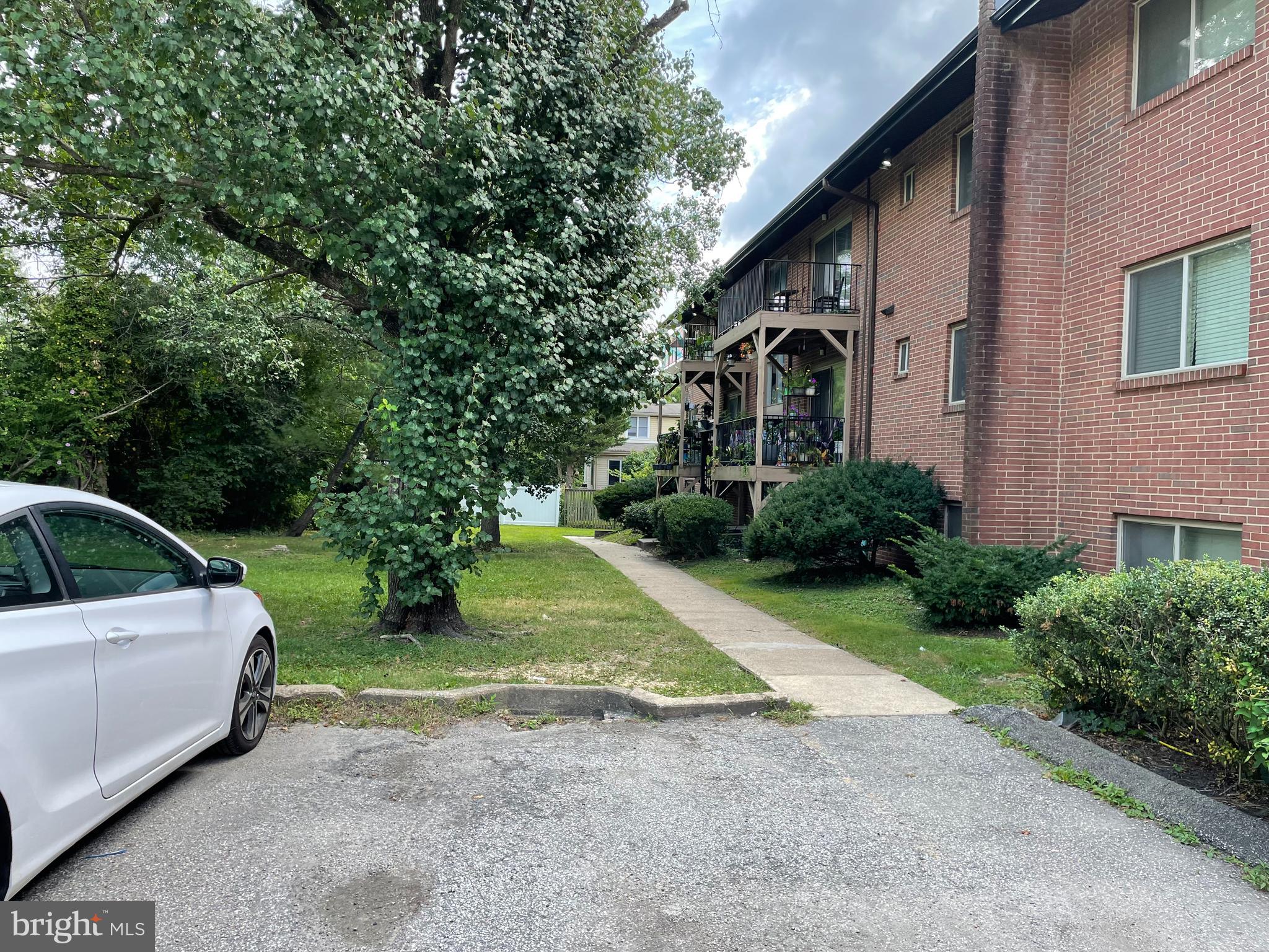 LAKE EVESHAM - Residential Lease