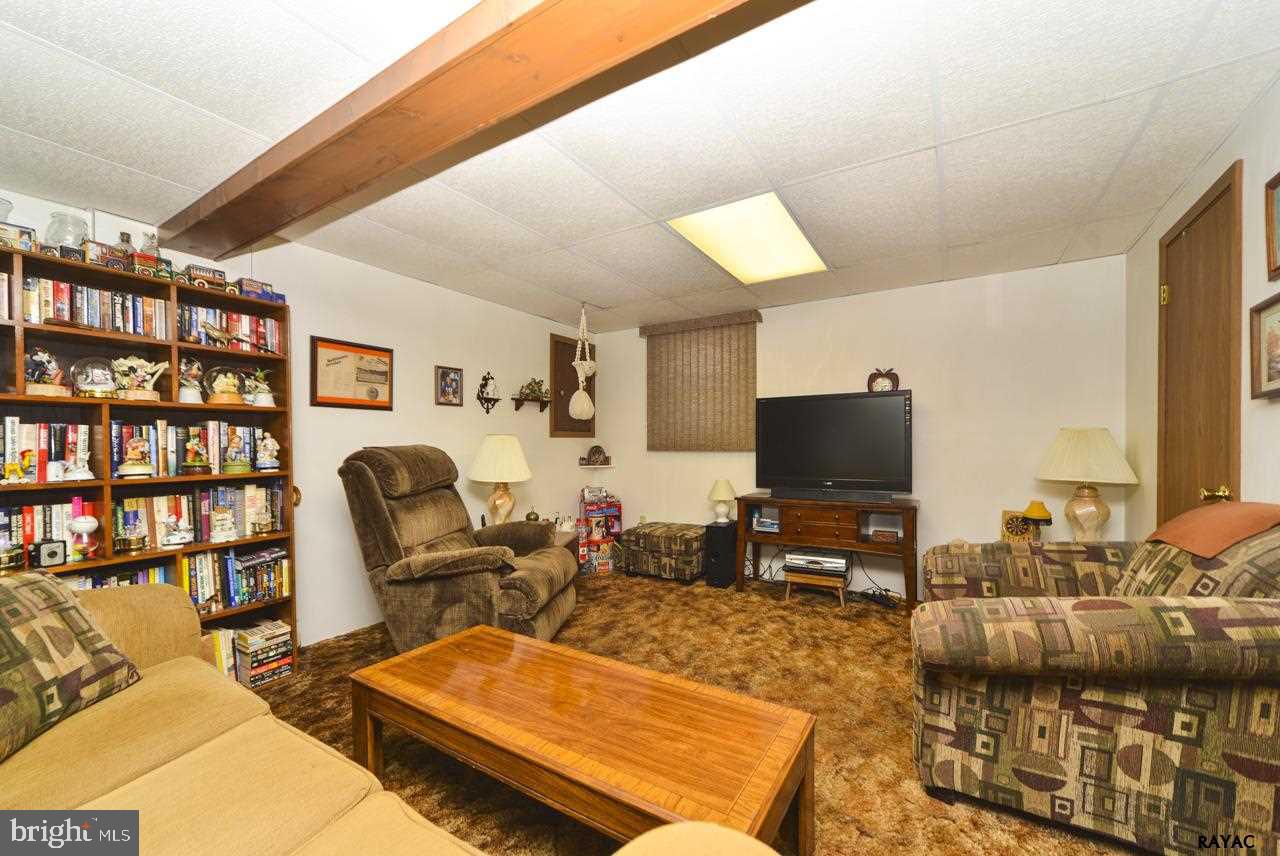 COLONIAL ACRES - Residential