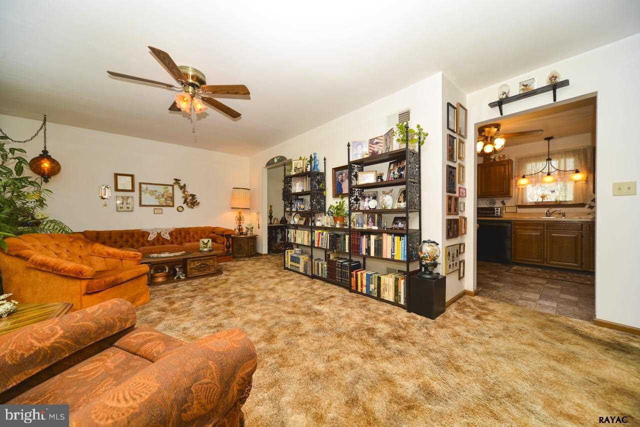 COLONIAL ACRES - Residential