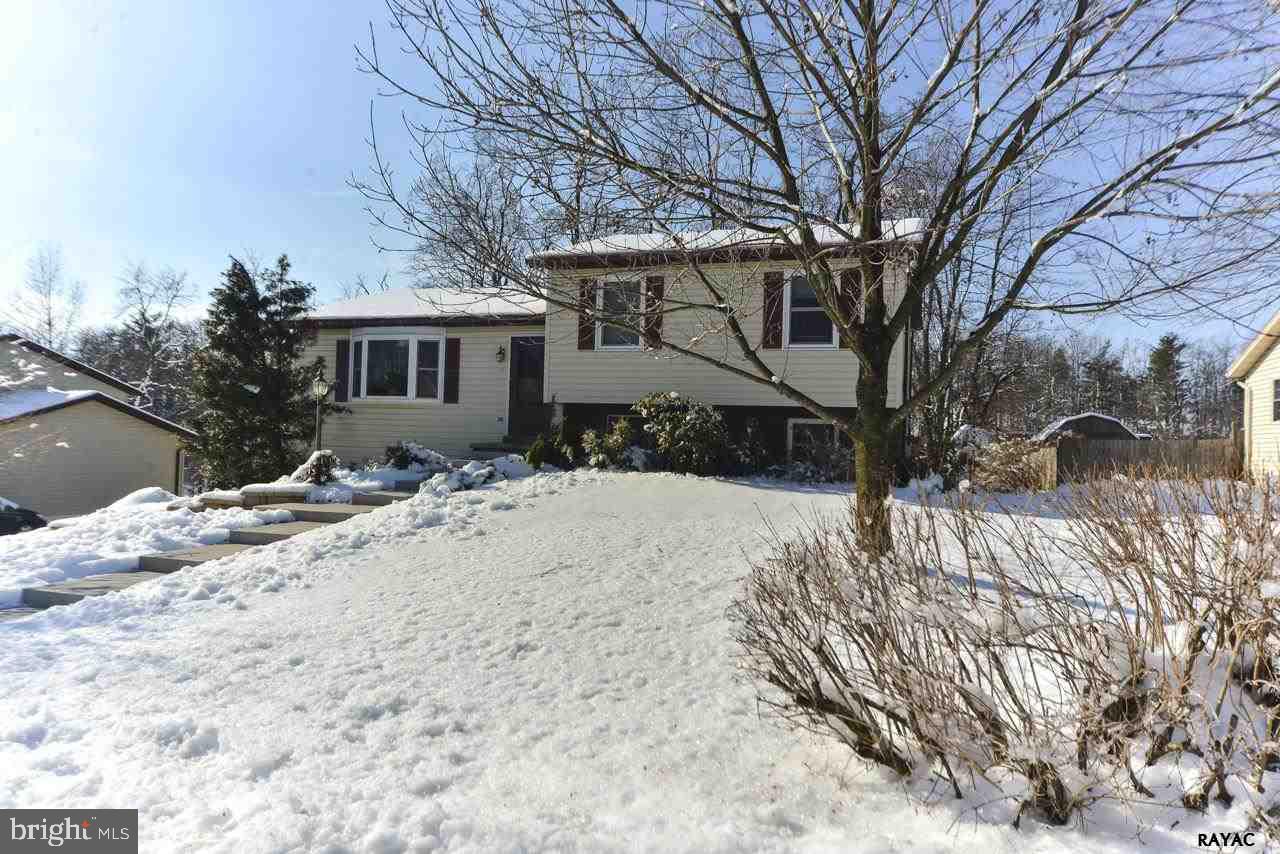 COLONIAL ACRES - Residential