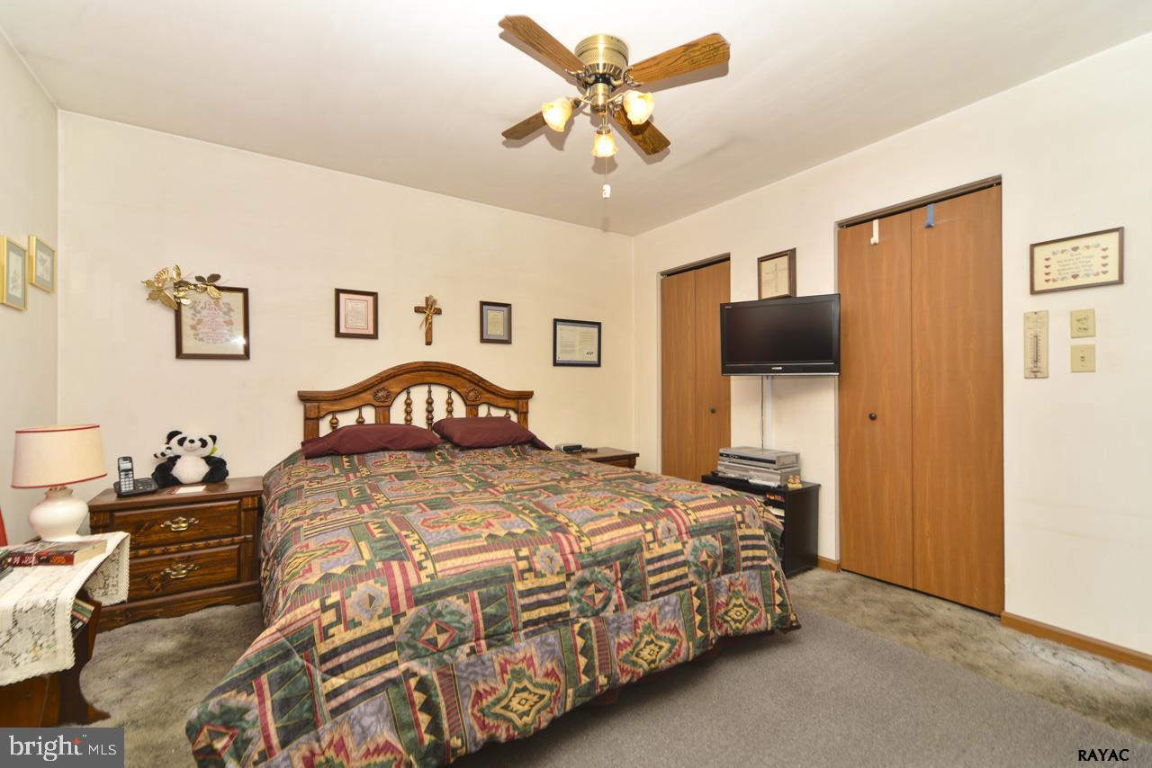 COLONIAL ACRES - Residential