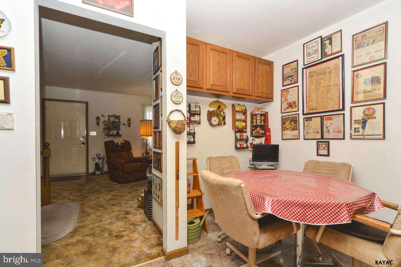 COLONIAL ACRES - Residential