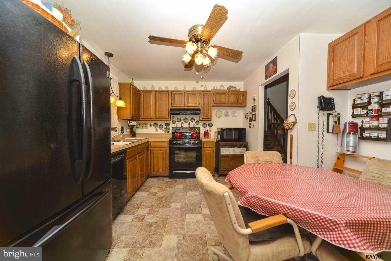 COLONIAL ACRES - Residential