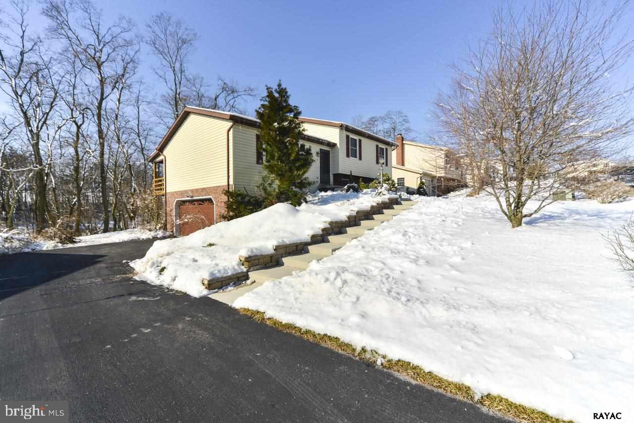 COLONIAL ACRES - Residential