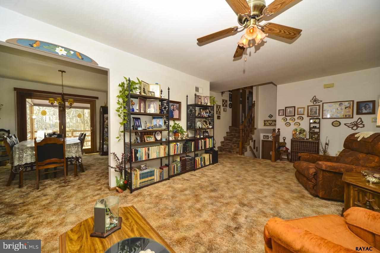 COLONIAL ACRES - Residential