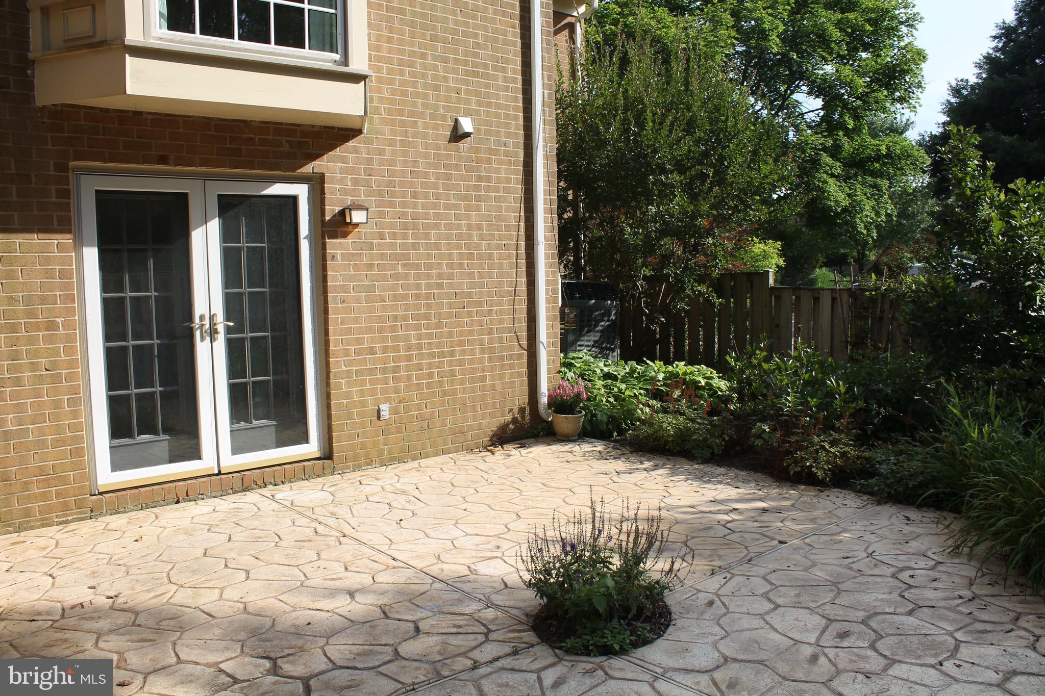 BAY HILLS - Residential Lease