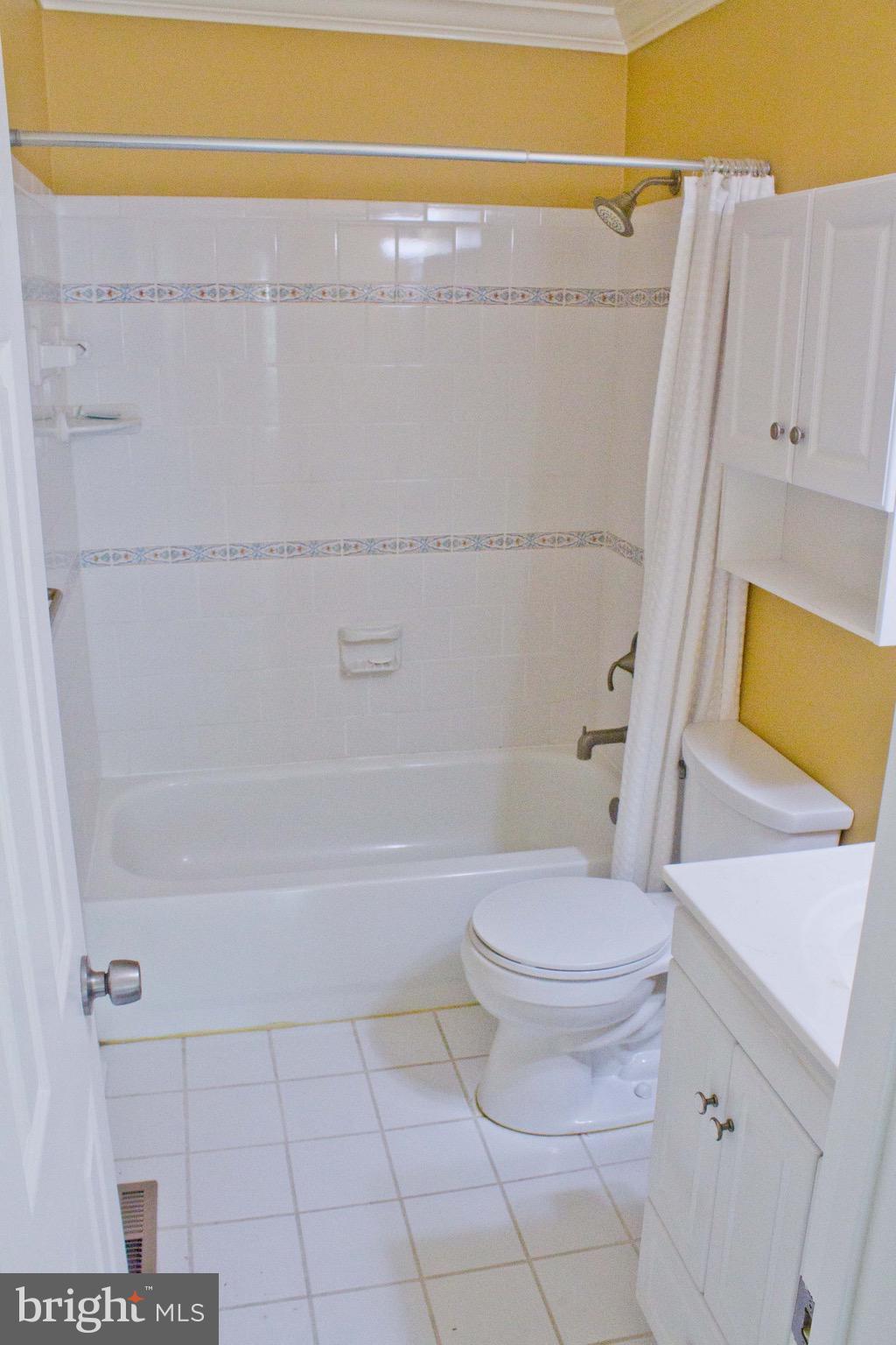 BAY HILLS - Residential Lease