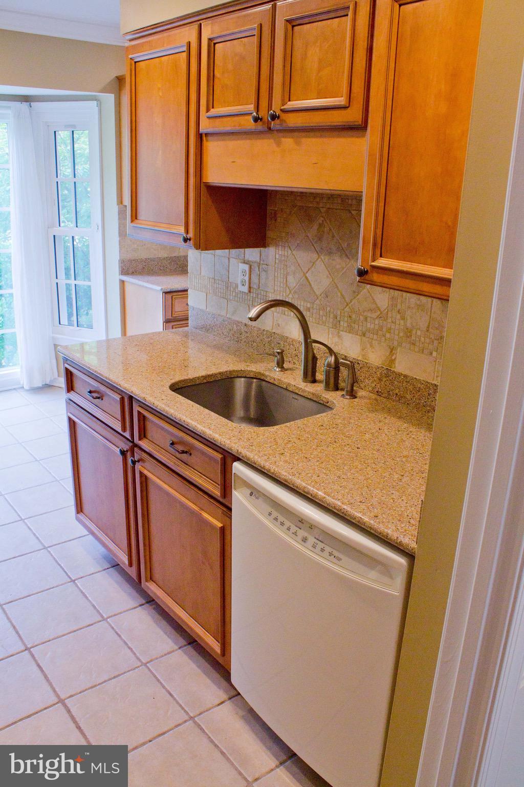 BAY HILLS - Residential Lease