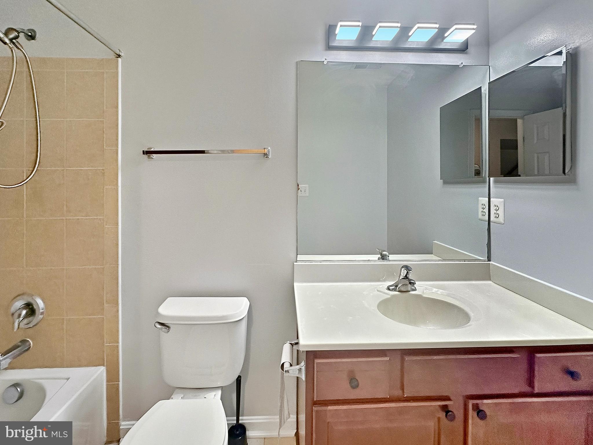 SARATOGA HUNT - Residential Lease