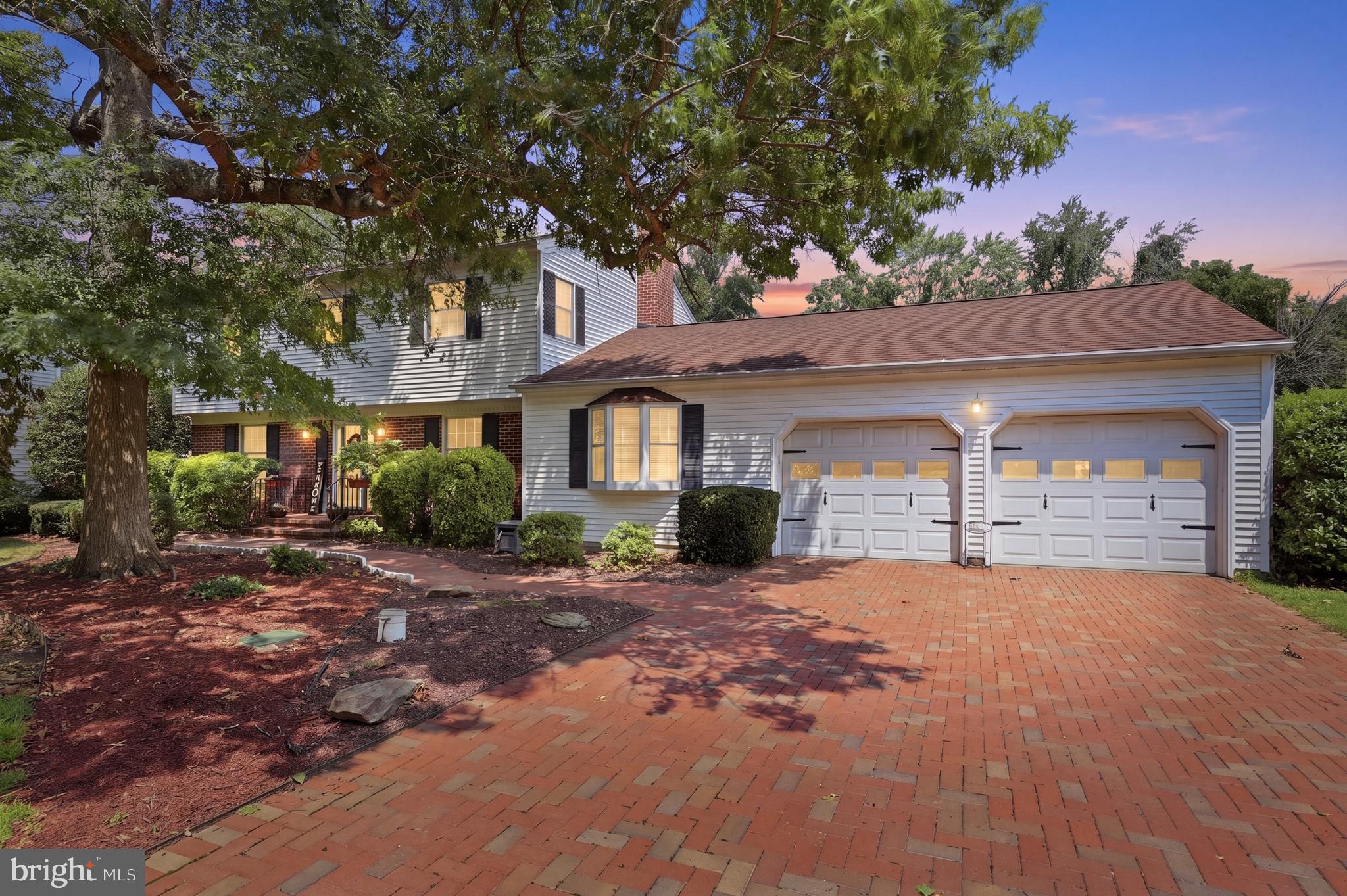 101 N FAIRFIELD DRIVE