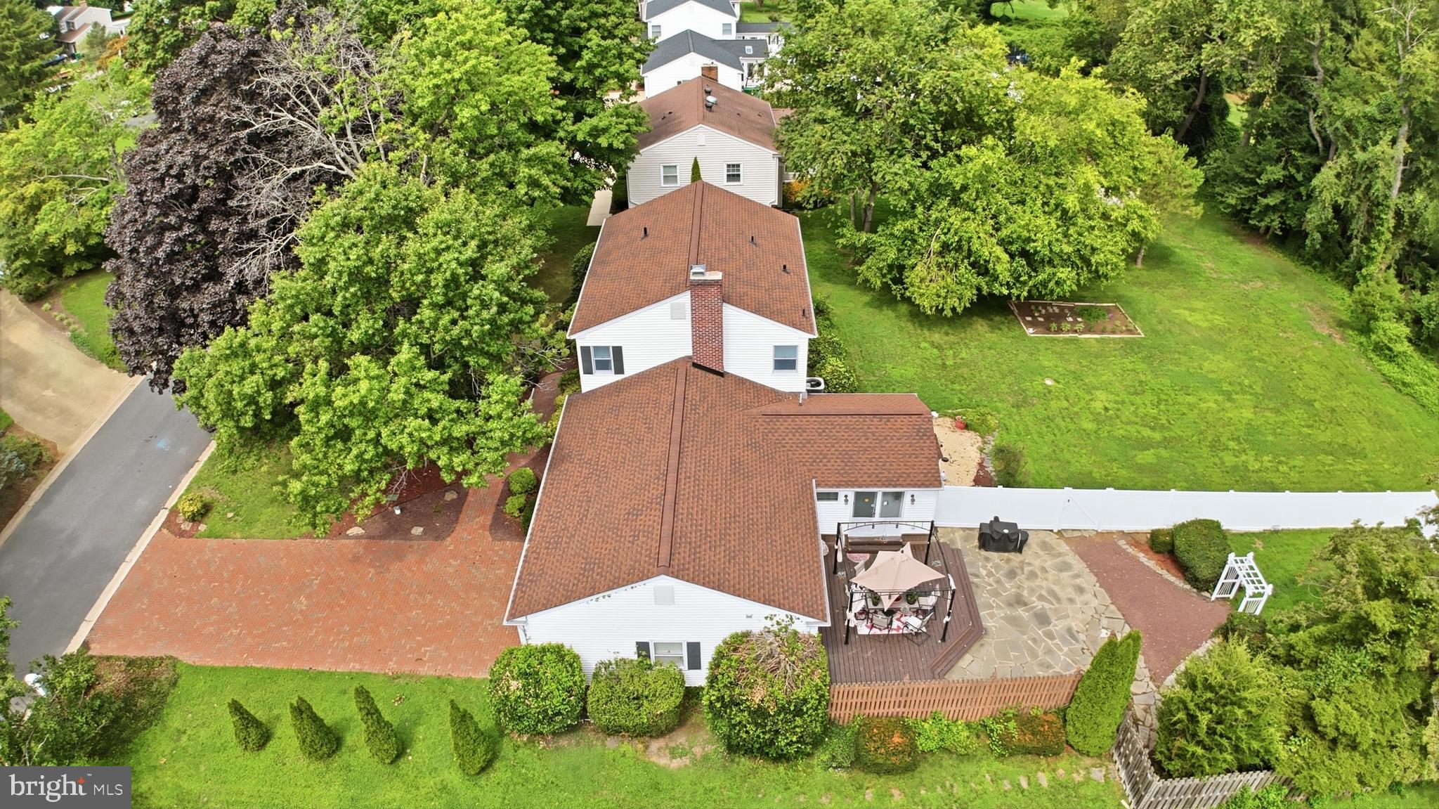101 N FAIRFIELD DRIVE