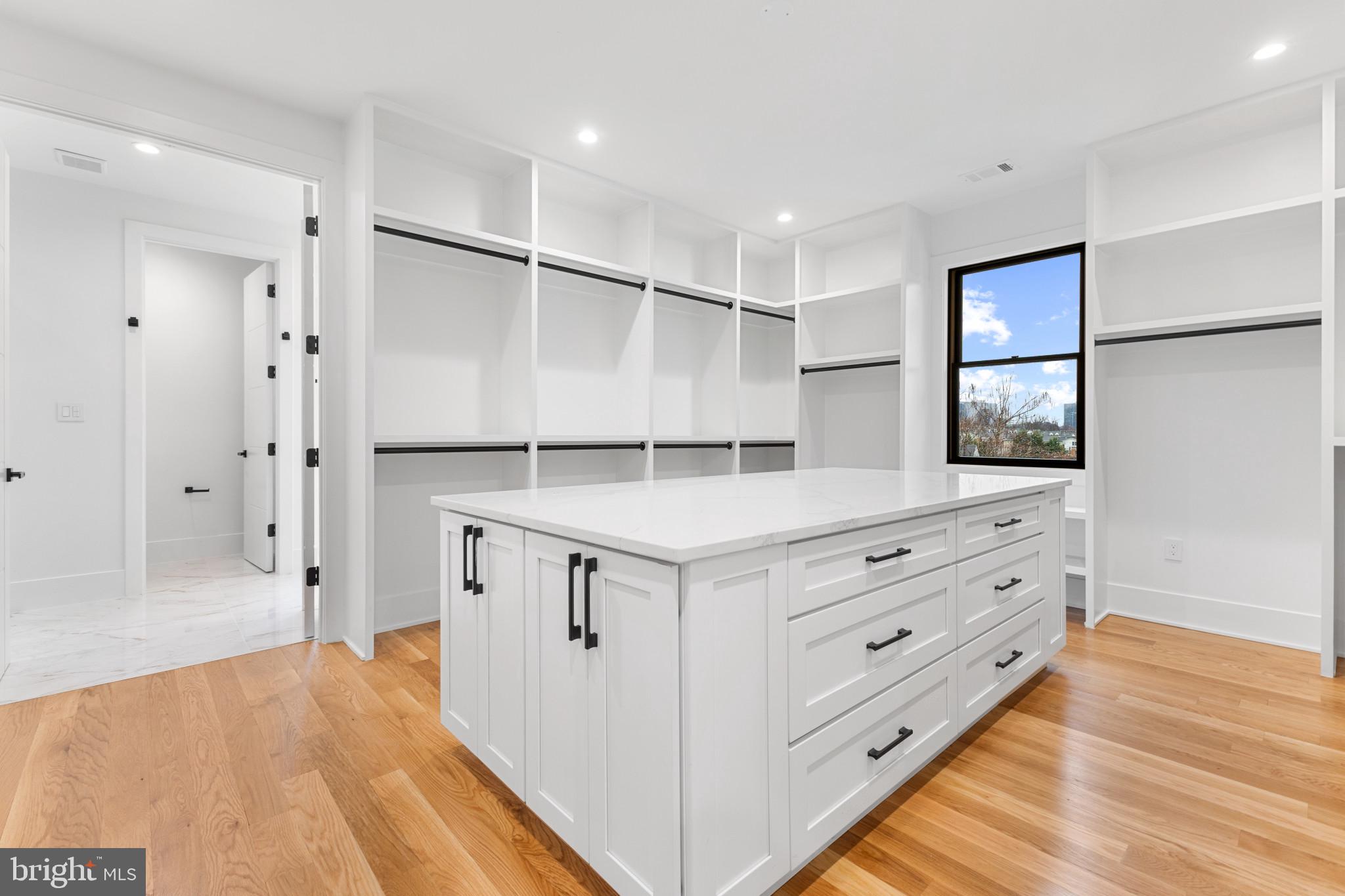 PIMMIT HILLS - Residential