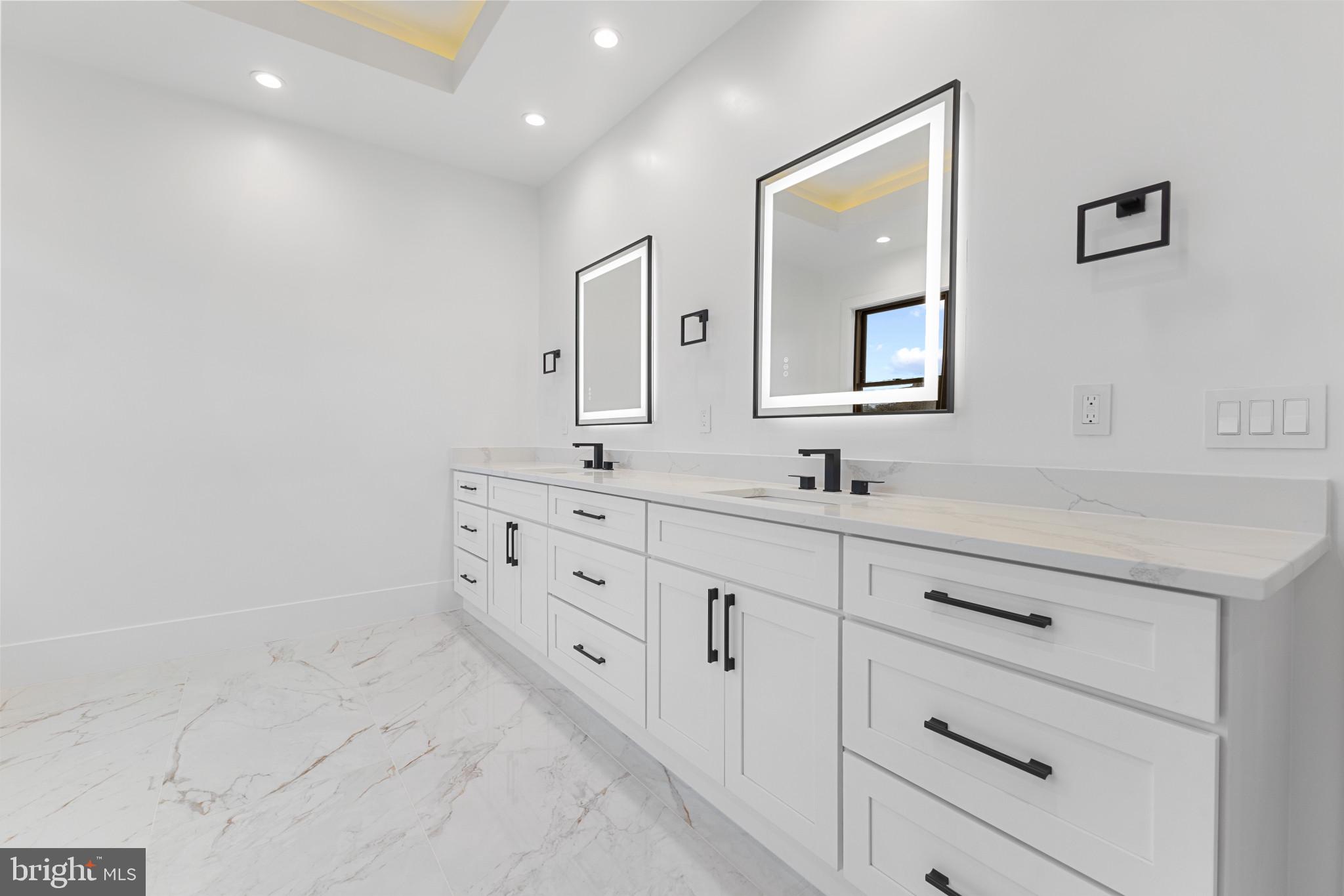 PIMMIT HILLS - Residential