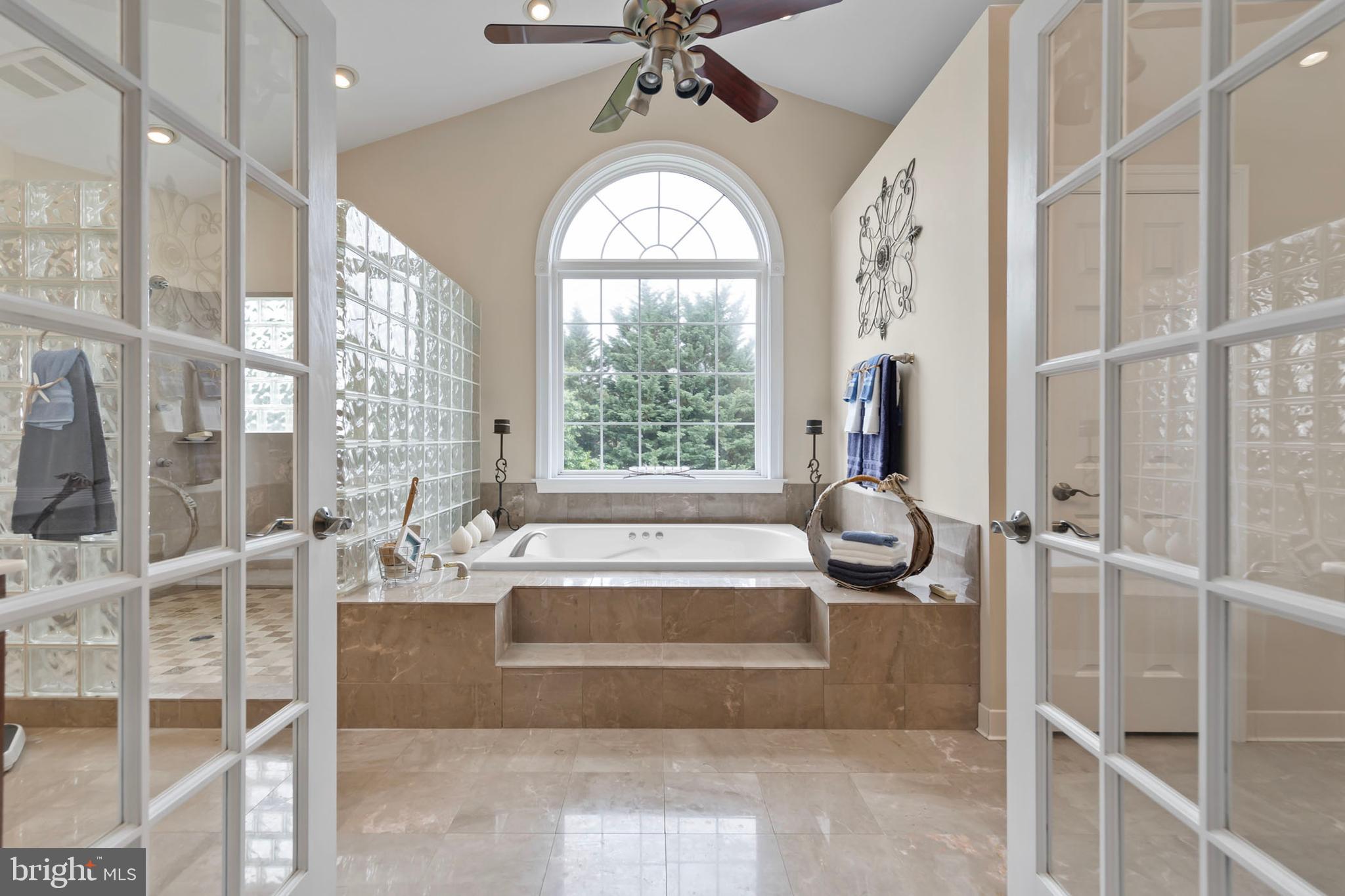 1020 BRECKINRIDGE LANE