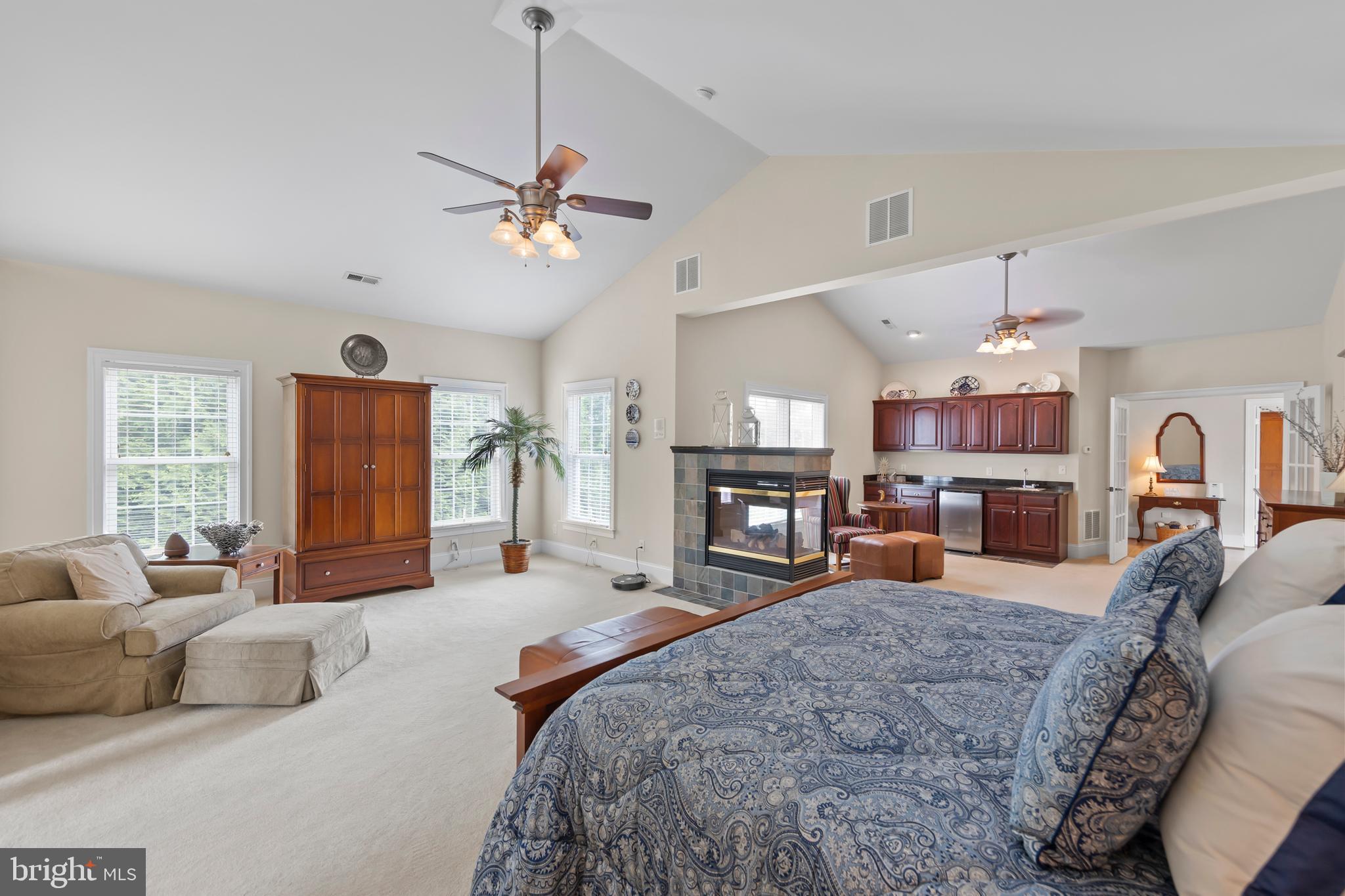 1020 BRECKINRIDGE LANE