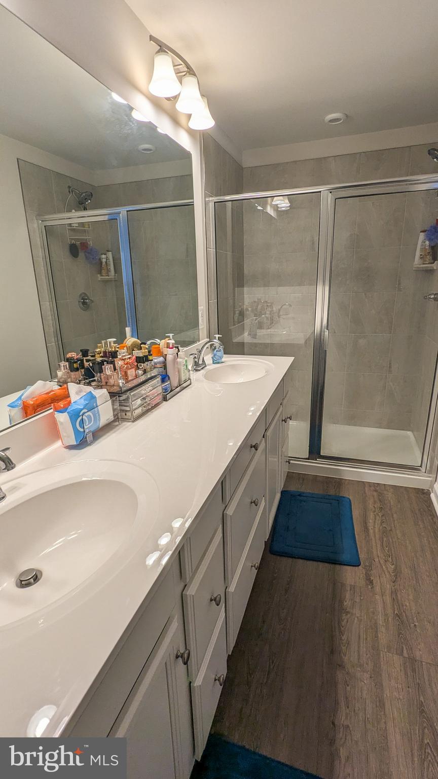 INDEPENDENCE SQUARE - Residential