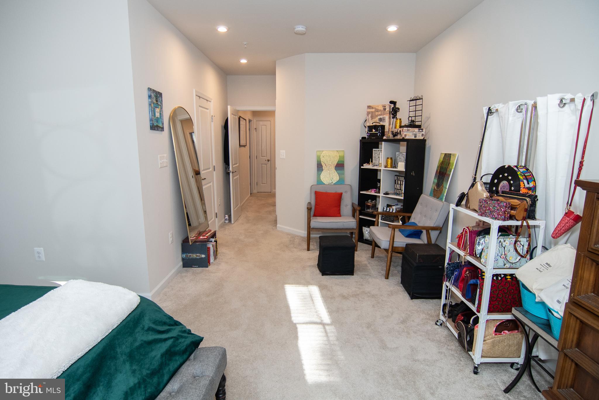 INDEPENDENCE SQUARE - Residential