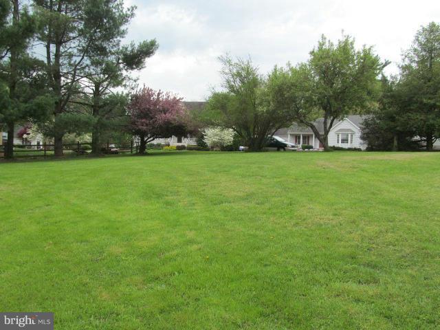 WARREN ESTATES - Land