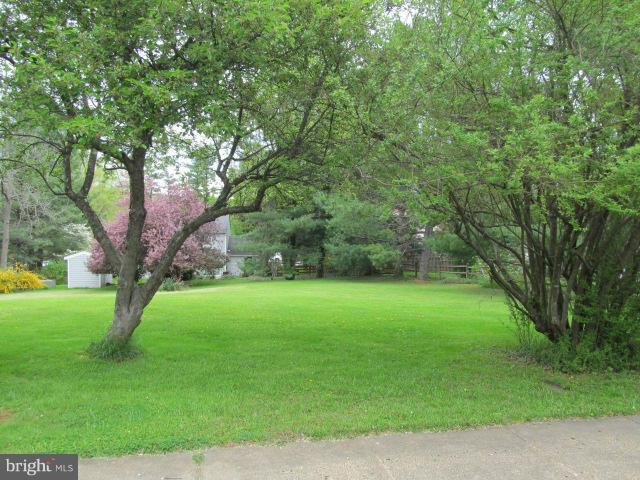 WARREN ESTATES - Land