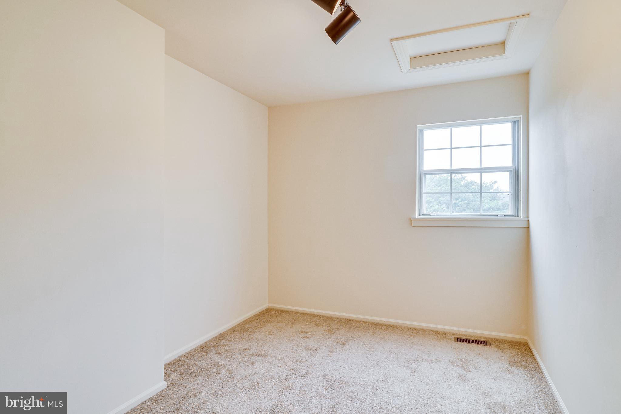 PINECREST - Residential