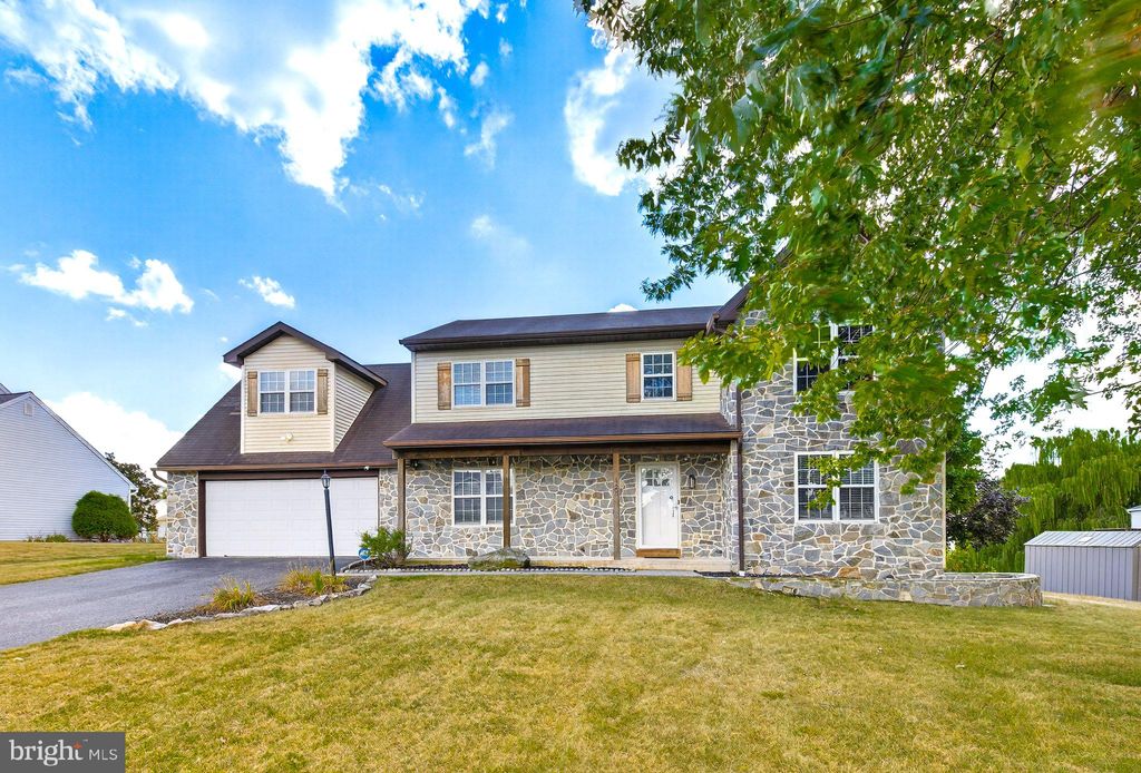 Photo of 123 Winston Drive, YORK, PA 17408 (MLS # PAYK2089116)
