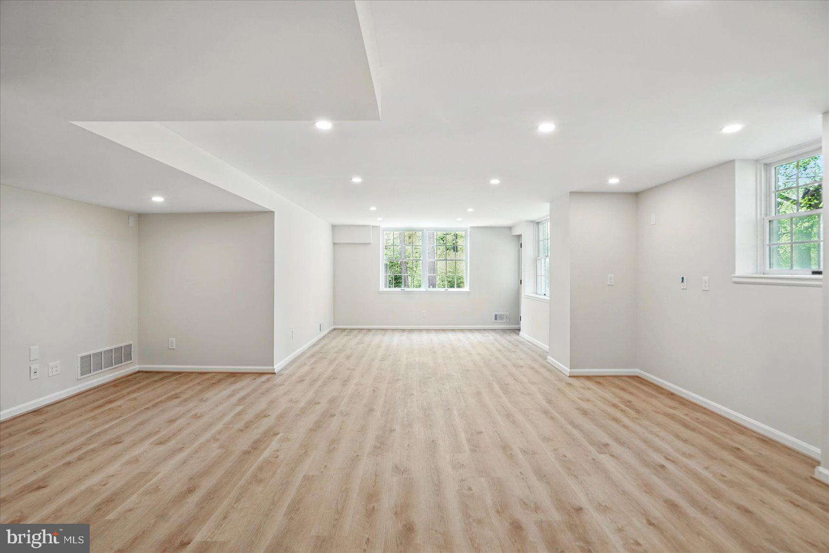 BRENTON - Residential