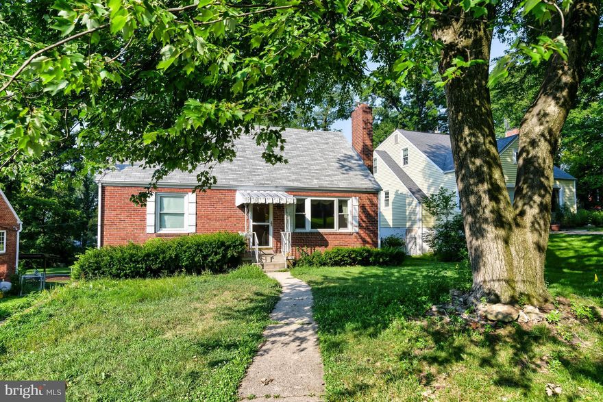 Ready to be renovated  Good sized house with lots of potential! Level walk-out basement with full bath & space for rooms.  Offers, if any, due 2pm July 25th.