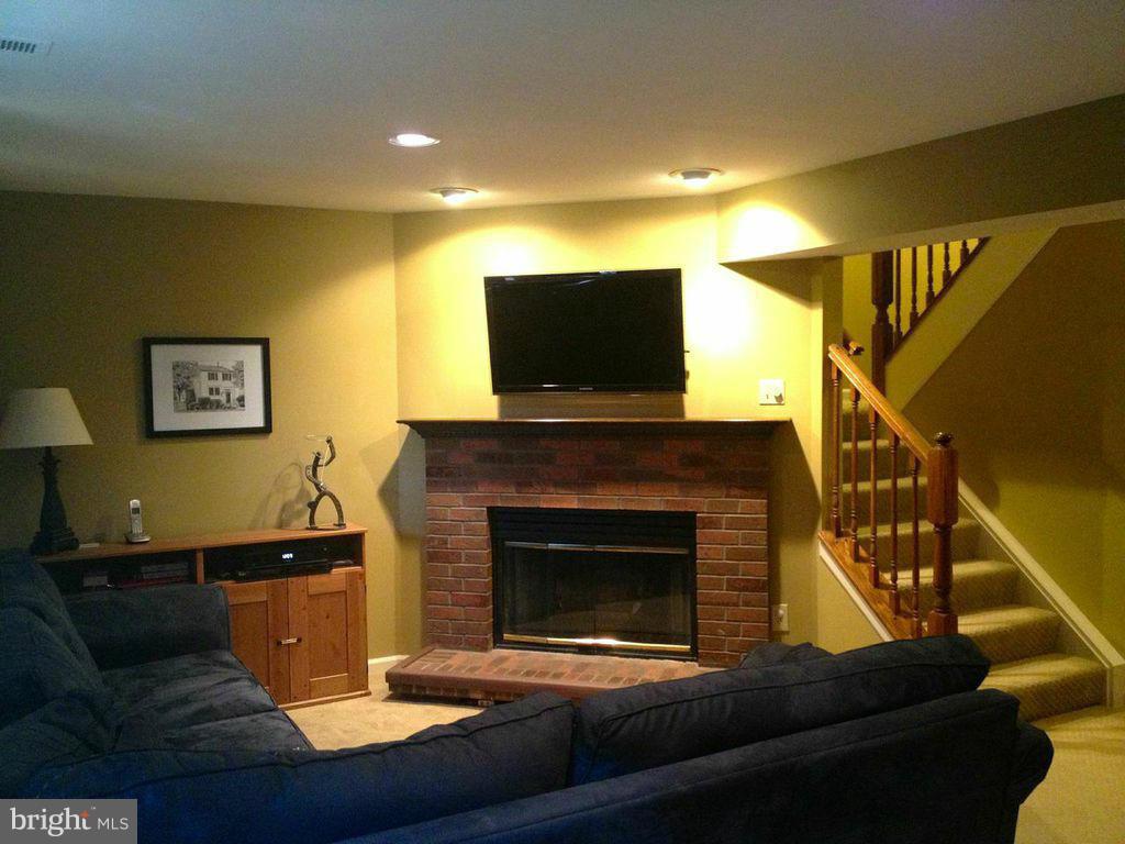 OLD BRIDGE ESTATES - Residential Lease