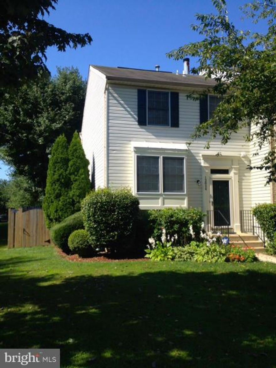 Very nice End Unit TH in sought after Old Bridge Estates!!  3 finished levels, 3 bedrooms, 2.55 baths.  Gorgeous Teak floors throughout main level. You'll love this adorable home...  bedroom's offer closet systems,ceiling fans, full bath in Master, finished basement has wood burning fireplace in cozy rec room, walk out to fenced in backyard and a great lot!