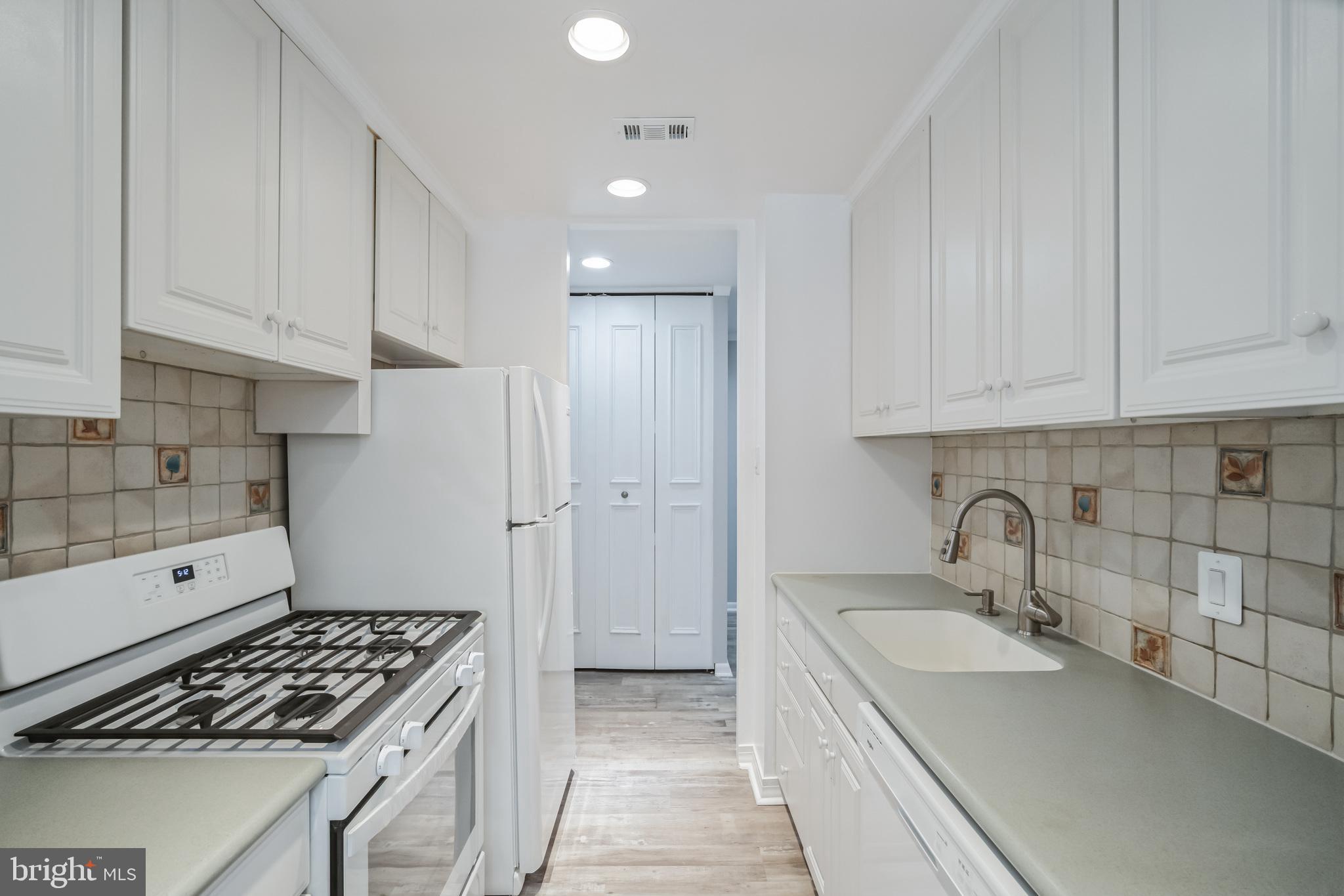 ROXBOROUGH - Residential Lease