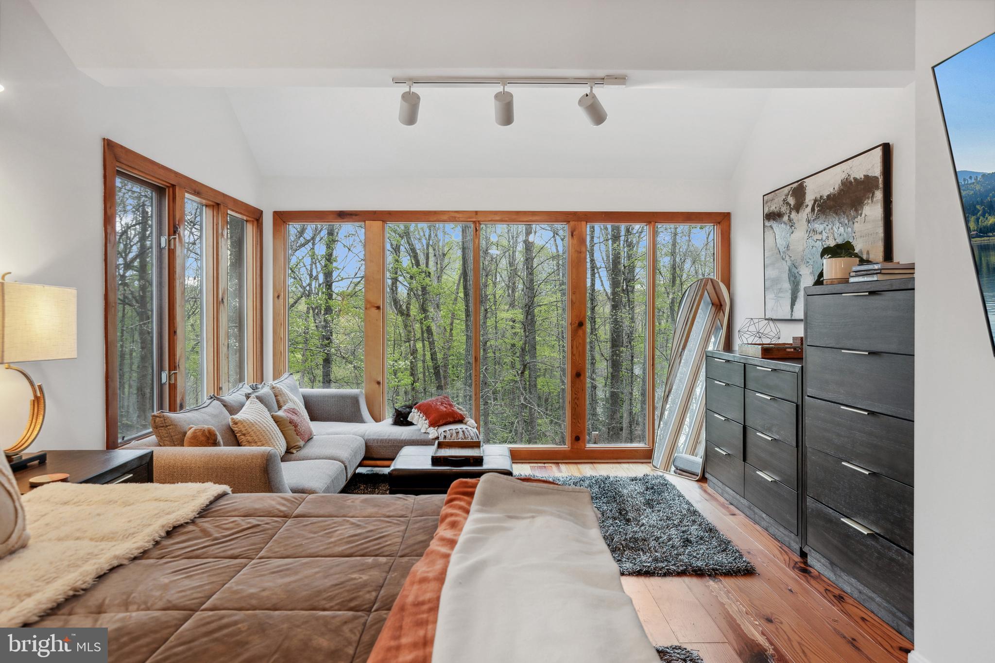 RIVER BLUFFS - Residential