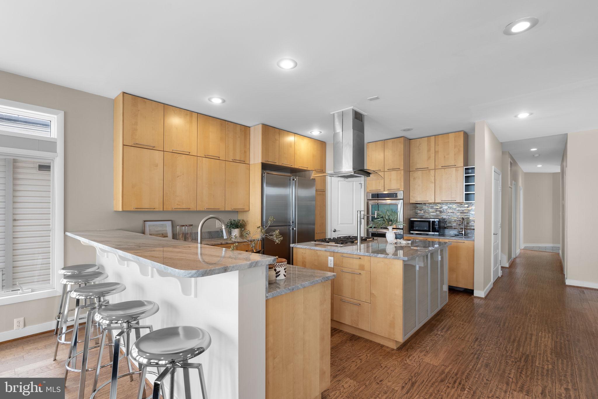 MANHATTAN BEACH - Residential